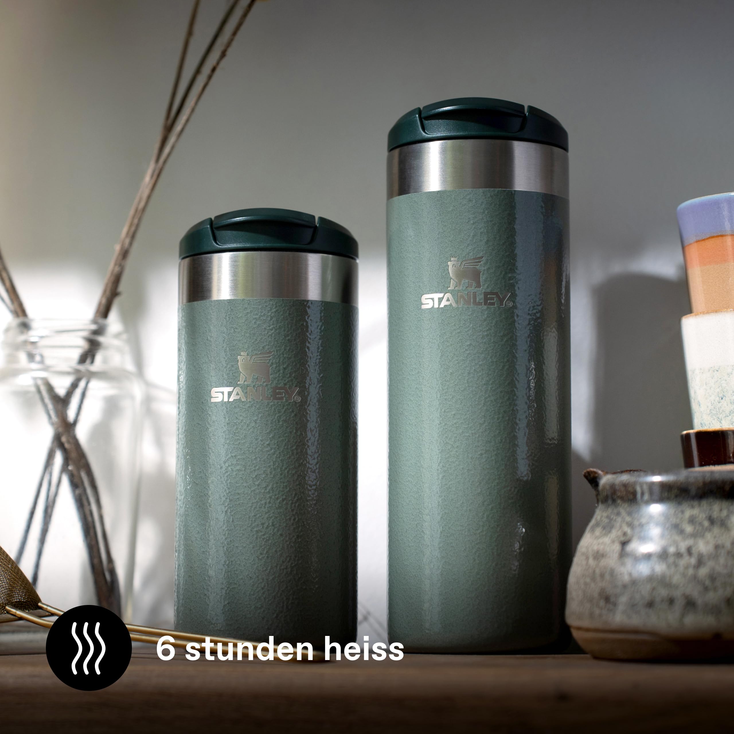 STANLEY 1913 Transit Flip Top Mug 0.47L - Hammertone Green | Hält 5 Std. heiß - 8 Std. kalt - Auslaufsicher - Spülmaschinenfest - Becherhalter kompatibel