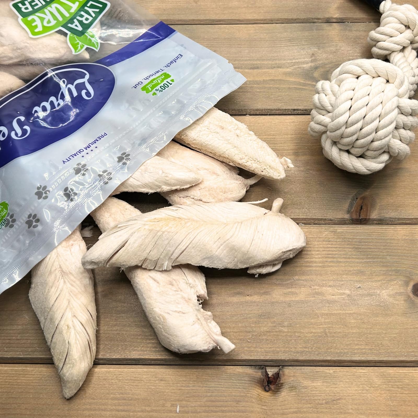 Lyra Pet® 5 kg (25x200 g) Hühnerbrust gefriergetrocknet - Snack für Hunde | Hundeleckerli vom Huhn - Idealer Belohnungs-/Trainingssnack - Hundefutter auch für Welpen & Senioren - Proteinreich & fettarm