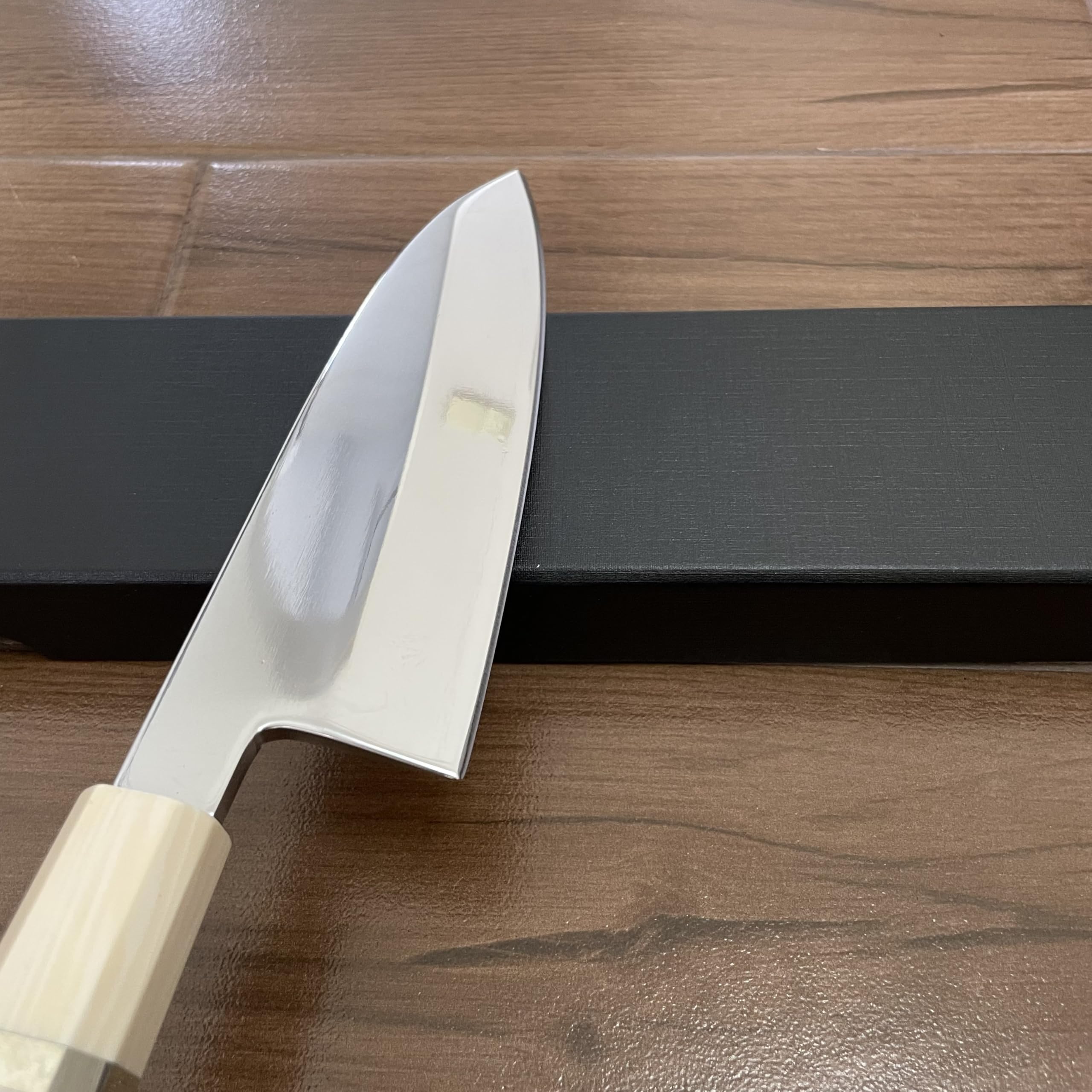 Amazon | 鏡面仕上げ VG10号本焼出刃包丁 八角柄 人工象牙柄 真空焼き