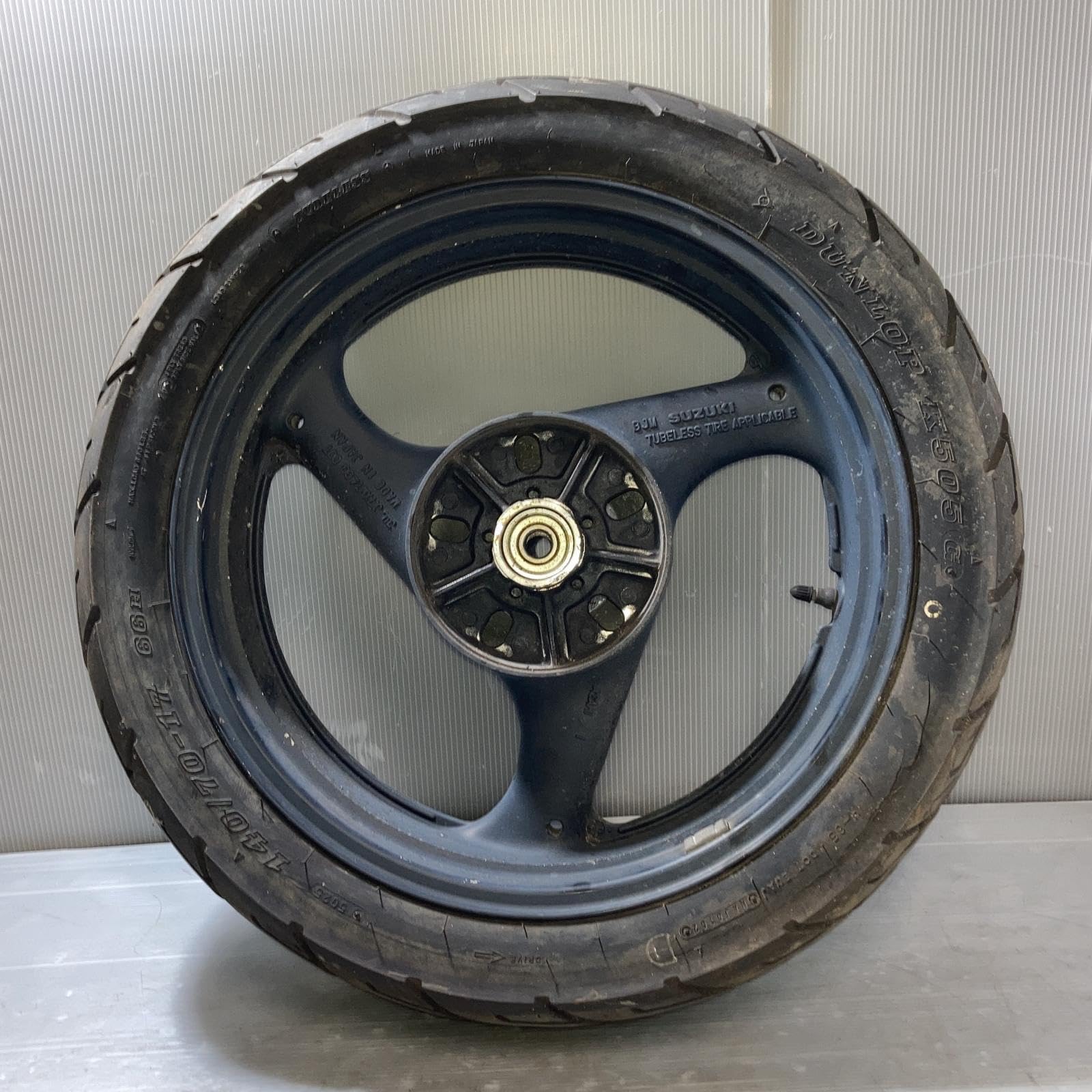 GSX-R400GK73A4.00/18リアホイール　　　　　　　　　1272 ME1193 GSX400インパルス リアホイール GK79A-1202 中古バイクパーツ