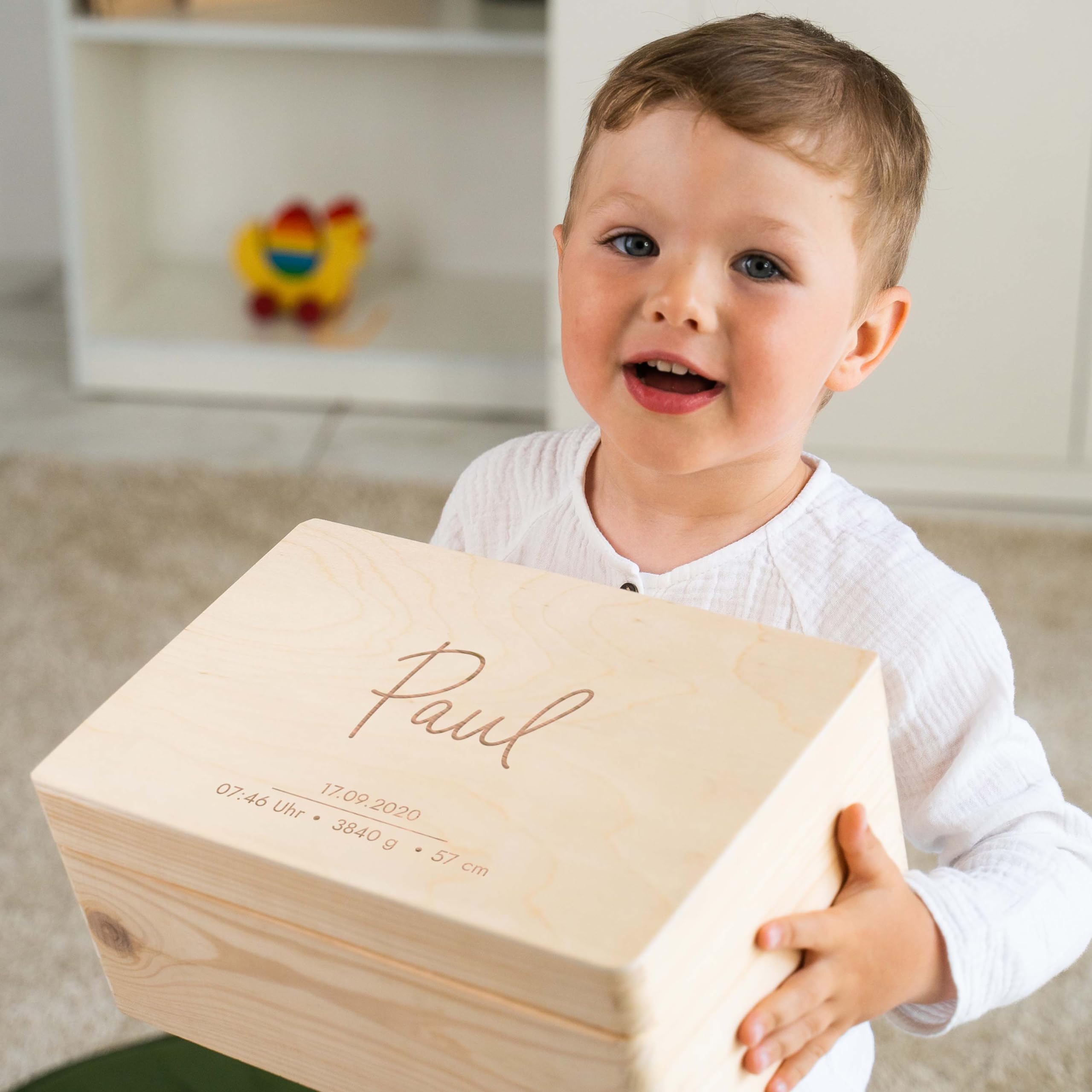LAUBLUST Erinnerungsbox Baby Personalisiert - Geschenk zur Geburt mit Name | Niers - Kinder Erinnerungskiste Holz für Mädchen & Jungen | Holzkiste Natur oder Weiß - FSC® (Größen S, M, L, XL)