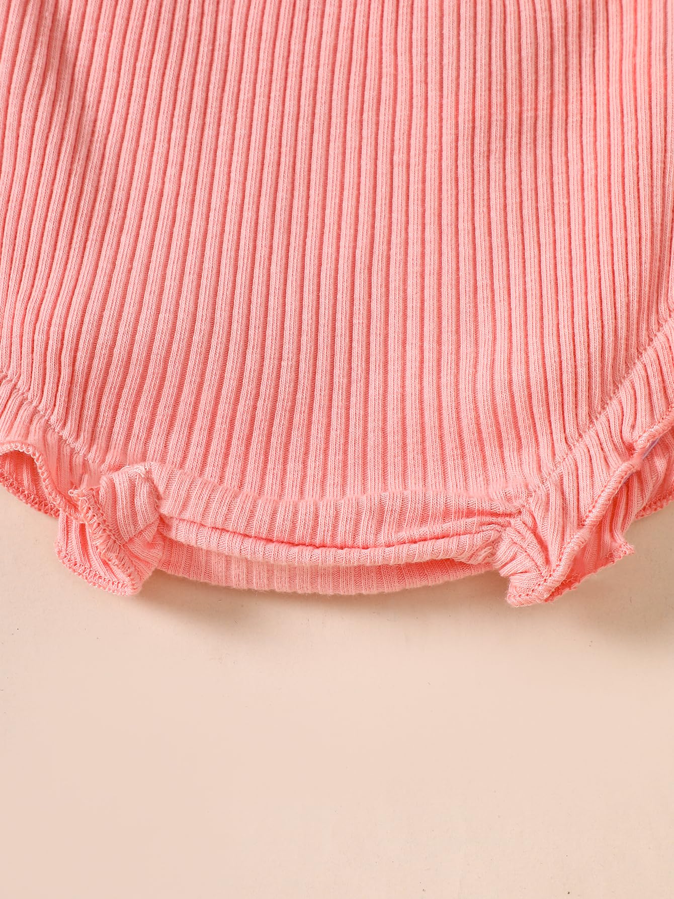 Conjunto de 3 piezas de ropa de verano para bebé niña con lunares, camiseta con volantes, pantalones cortos y diadema — view 6