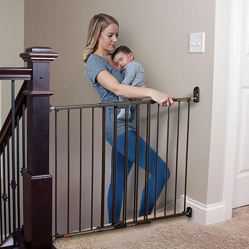 Toddleroo by North States - Easy Swing & Lock Baby Gate Serie 2: Puerta de seguridad de metal para escaleras y puertas - Ajustable de 28.68 a 47.85