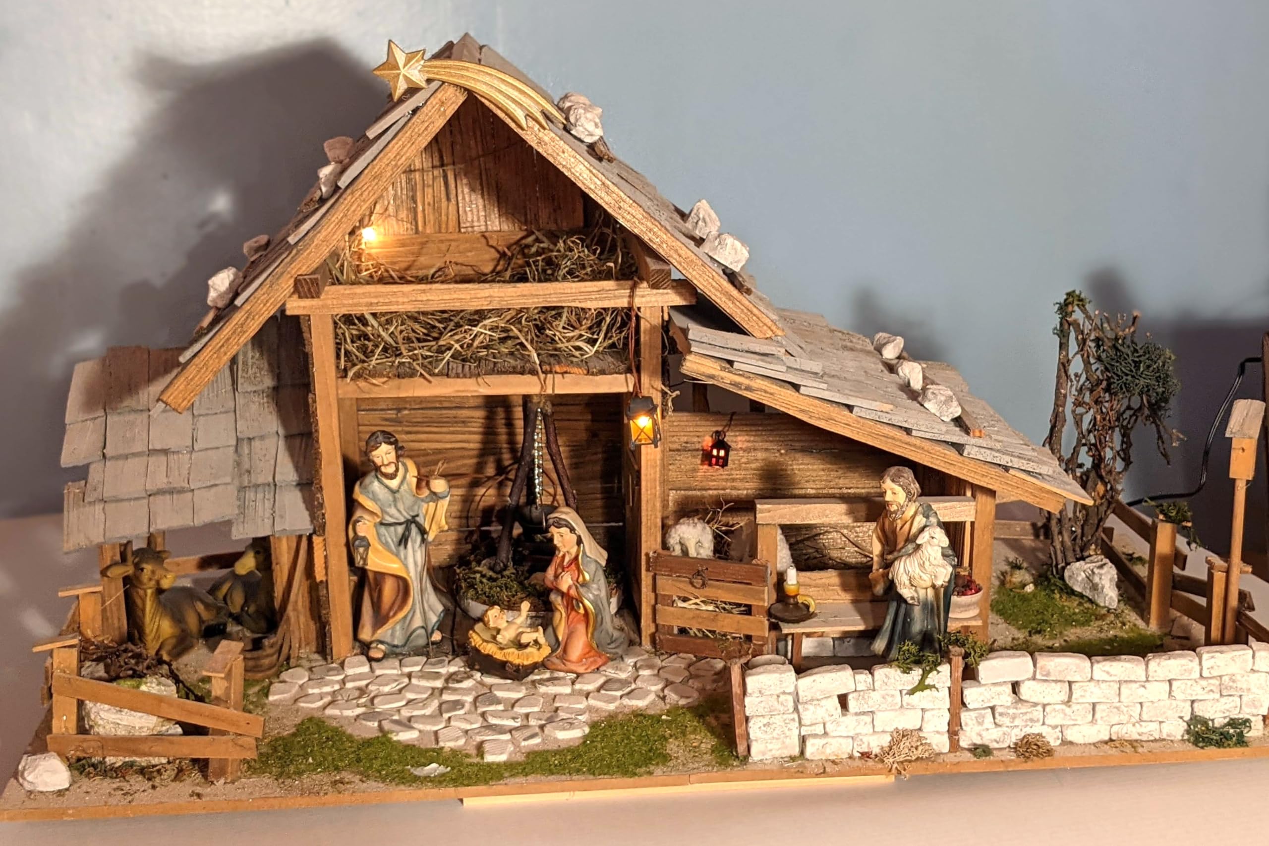 Krippe Krippenbausatz heimatlich alpenländisch Krippenbau Krippe selber Bauen Weihnachten DIY