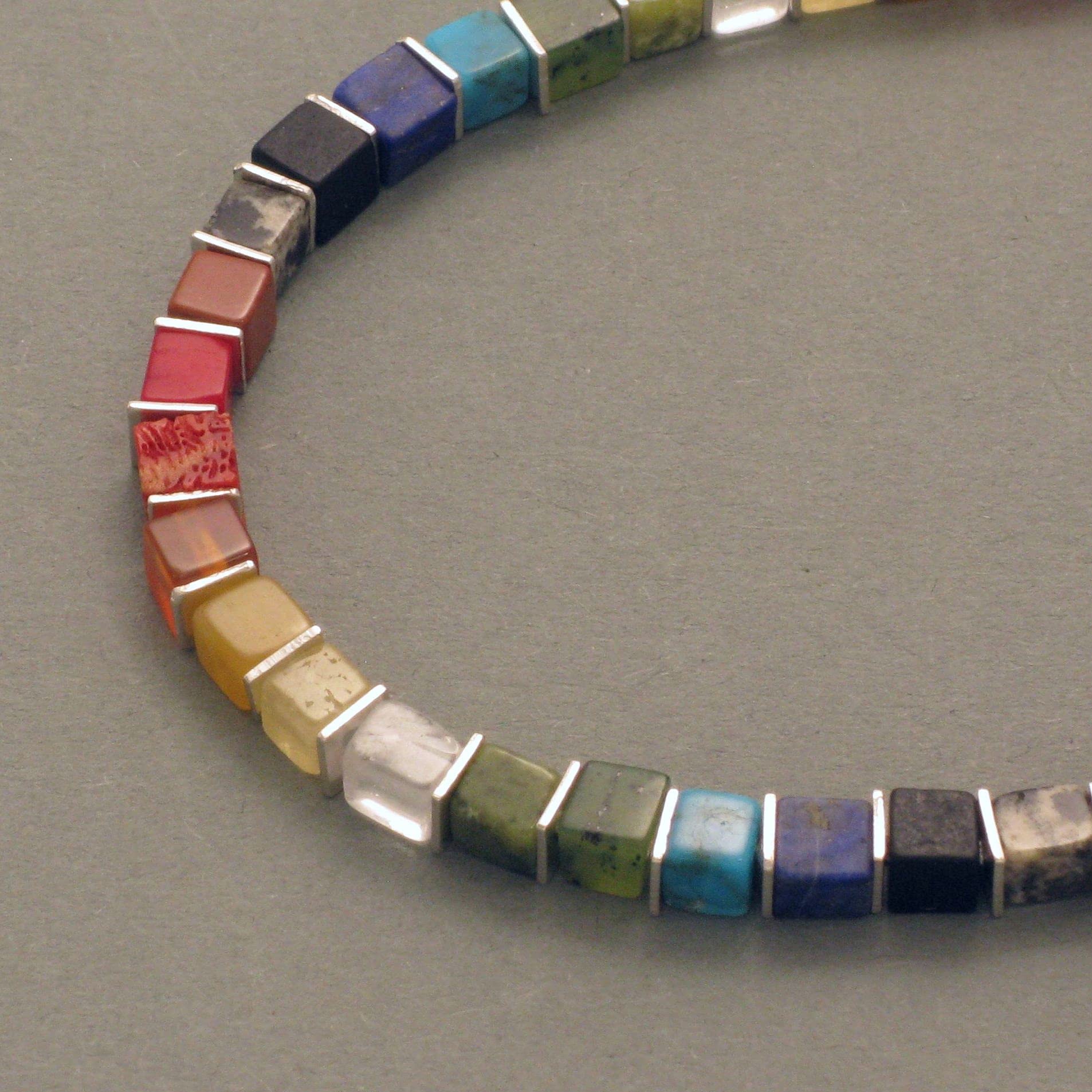Damen Mädchen Halskette Regenbogen Bunt Edelsteine Würfelkette Handgemachter Schmuck