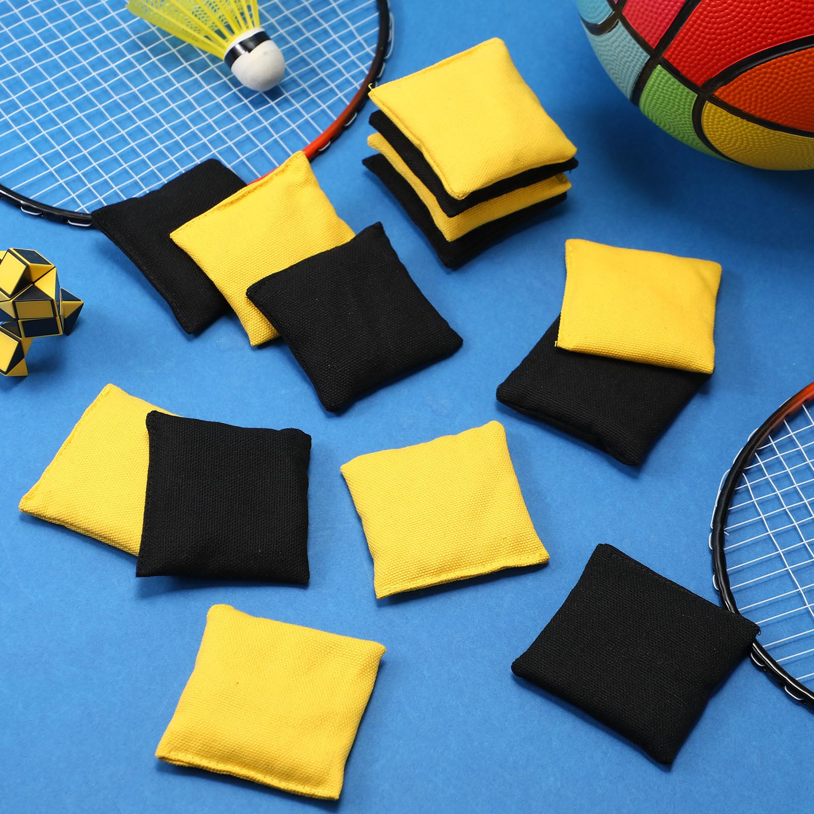 Sotiff 24 Stück Bean Bags Mini Nylon Cornhole Bean Bags for Kids Tossing Fun Sports Outdoor Family Games Carnival Toy Patriotic Small Beanbags Hand Toss Party Game Supplies for Kids Adults