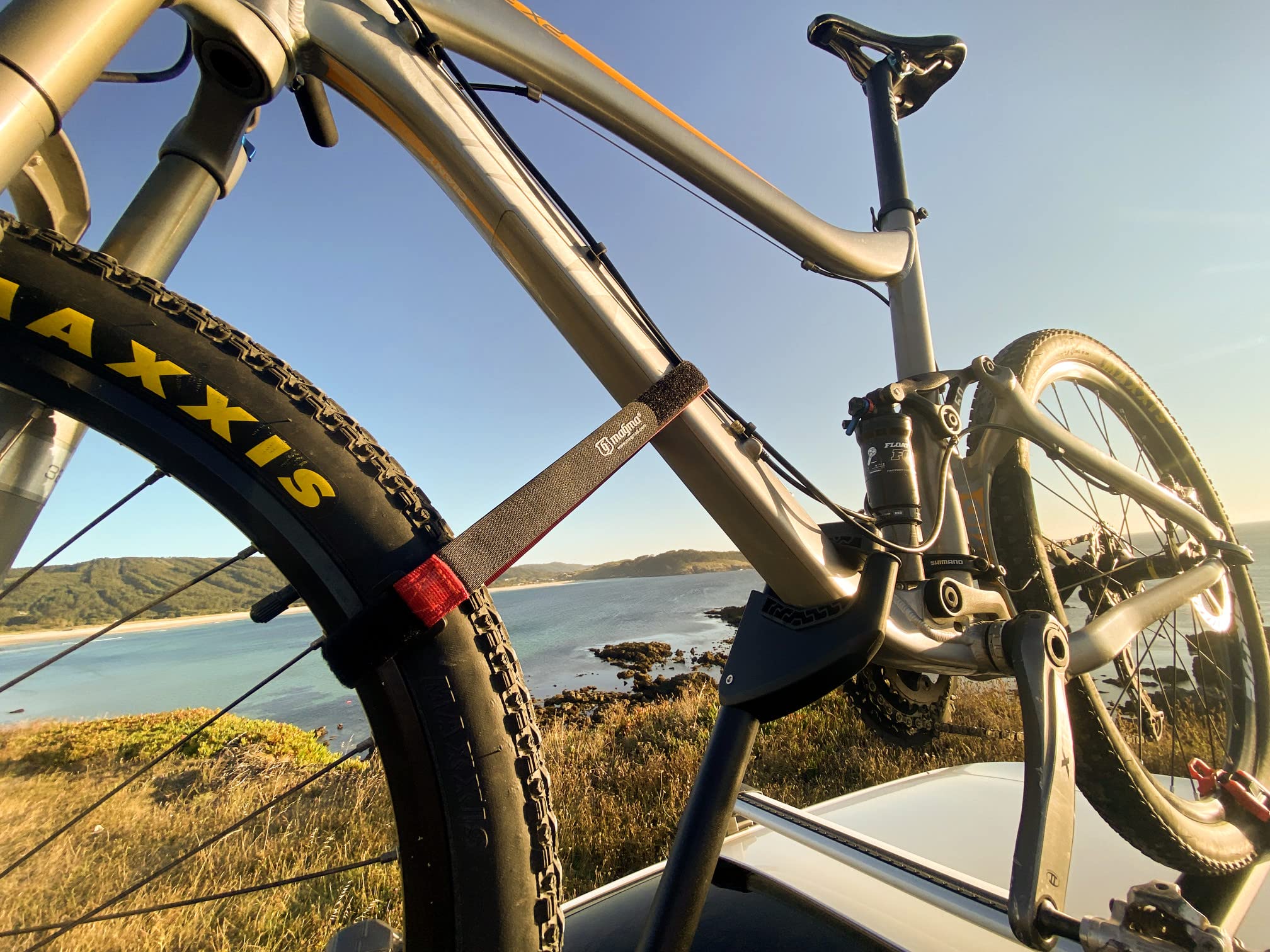 MAGMA 2 Cinghie Adesive 80cm | Stabilizzatore per ruote di bicicletta Portapacchi | Cinghie Regolabili con Gel Antigraffio | Escursioni, Yoga, Stuoie, Campeggio, Ciclismo