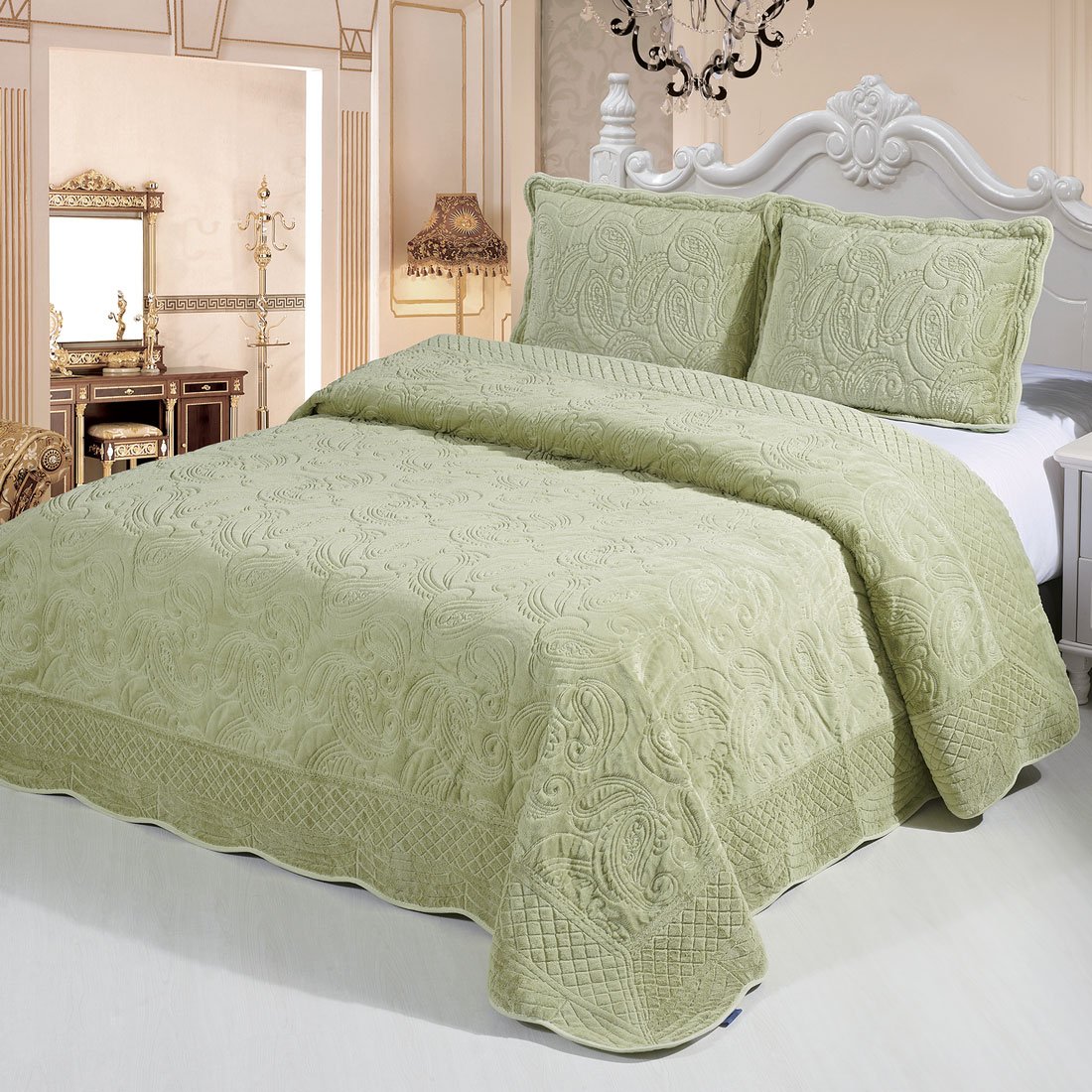 Mellanni 3 Piece Plush Coverlet, Bedspread, Quilt, Comforter Set - Super Soft, Will Not Shed! Makes Luxurious Gift (Full/Queen - Paisley Green)