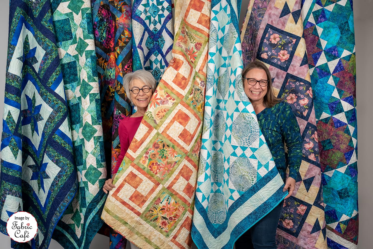 Fabric Café 5-Yard Quilts Book - 8 Quilt Patterns With Queen/King Size Instructions