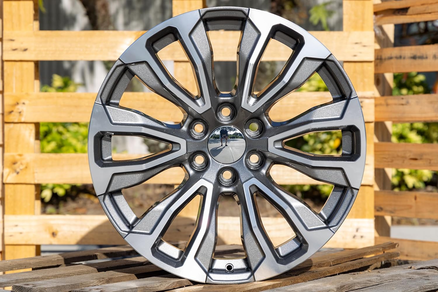 OE Wheels CV30 22 Inch Rim Fits Yukon Denali Style 6x139.7 22x9 Gloss Gunmetal Machined - Hollander 14025 (1)