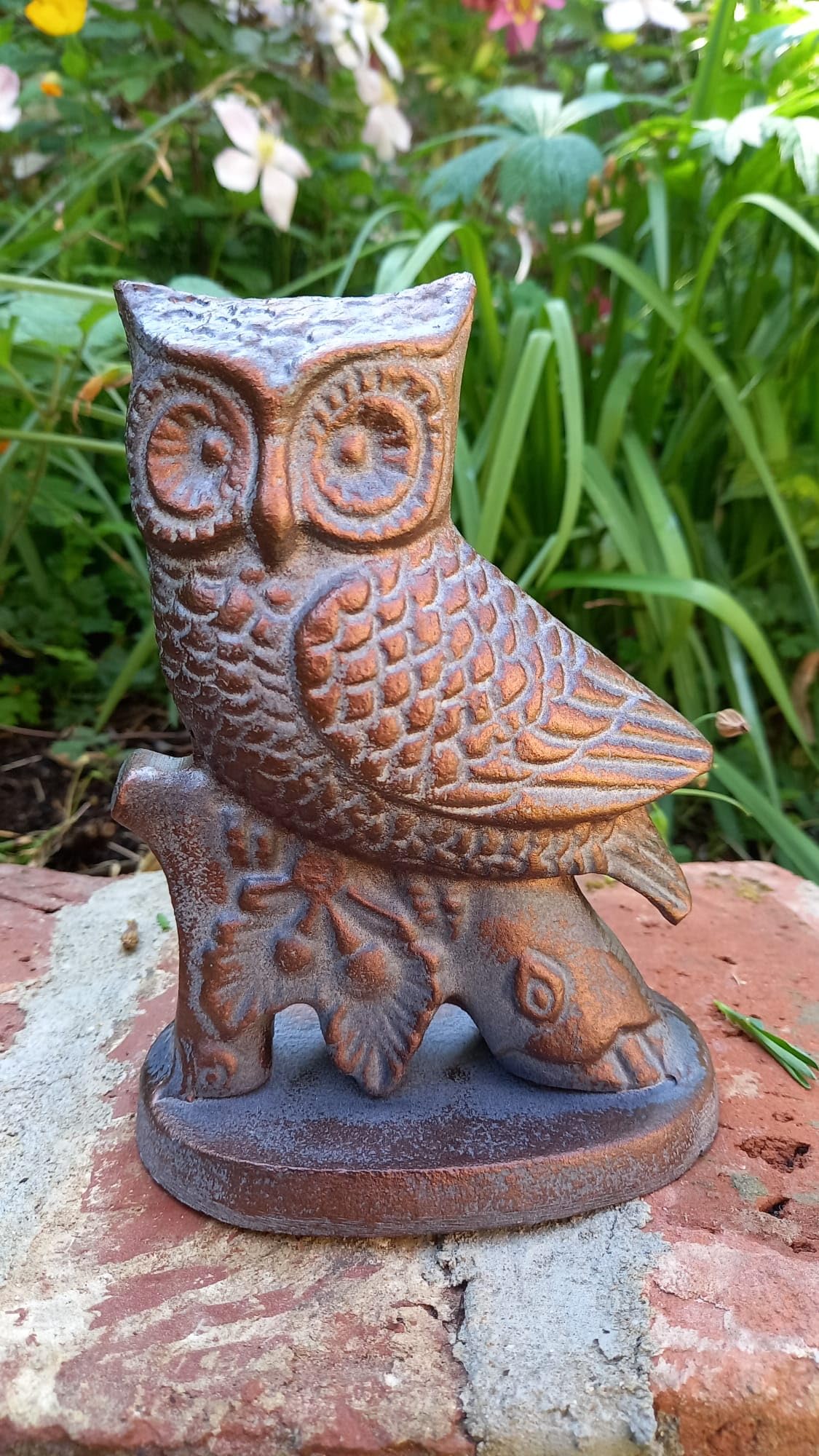Small Owl on Oak Branch Figurine Sculpture Ornament - Bronze Finish Aluminium - 13cm L x 8cm D x 18cm H