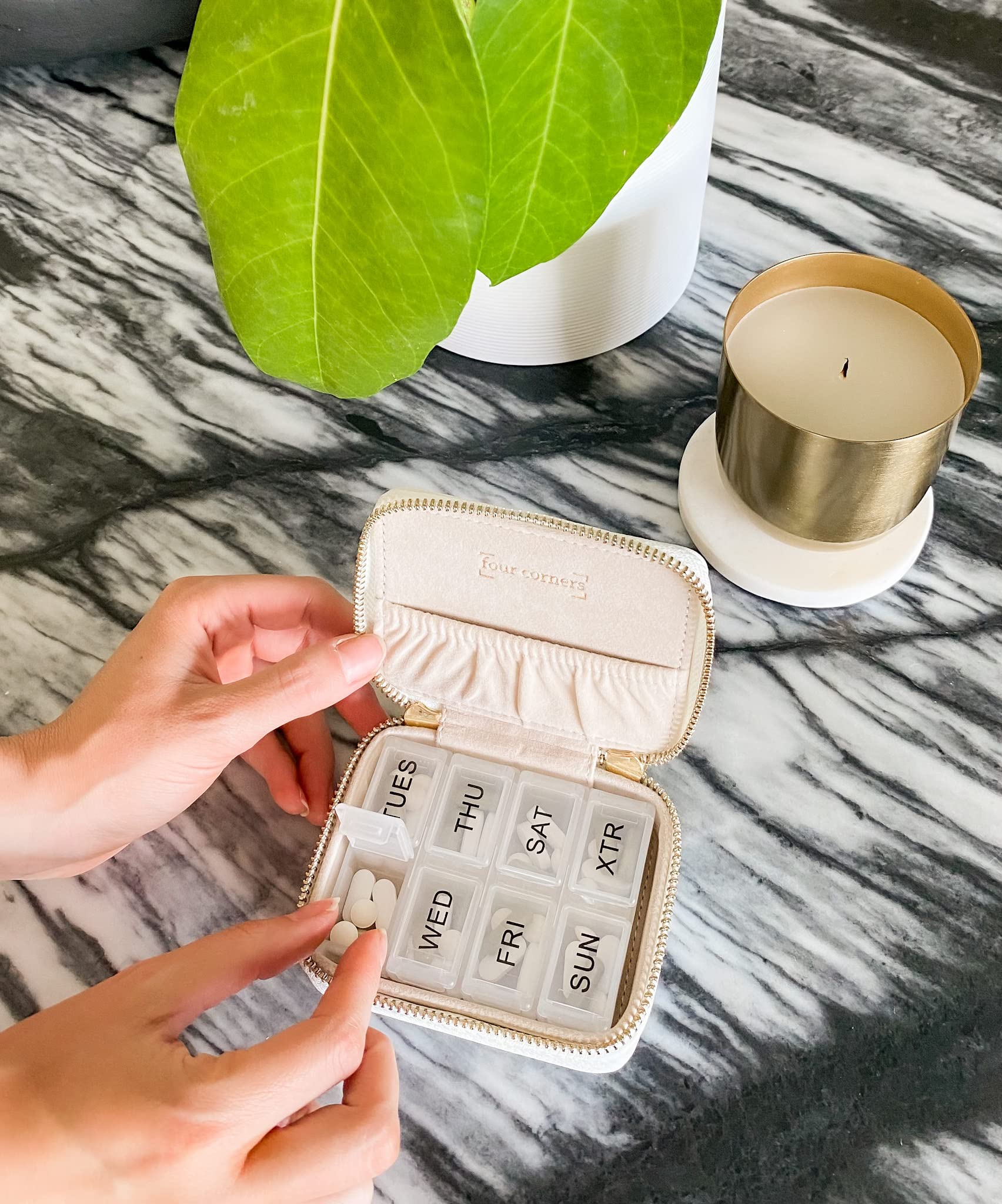 Caja de medicamentos de viaje con organizador extraíble de vitaminas y suplementos de siete días - Organizador de pastillas de viaje
