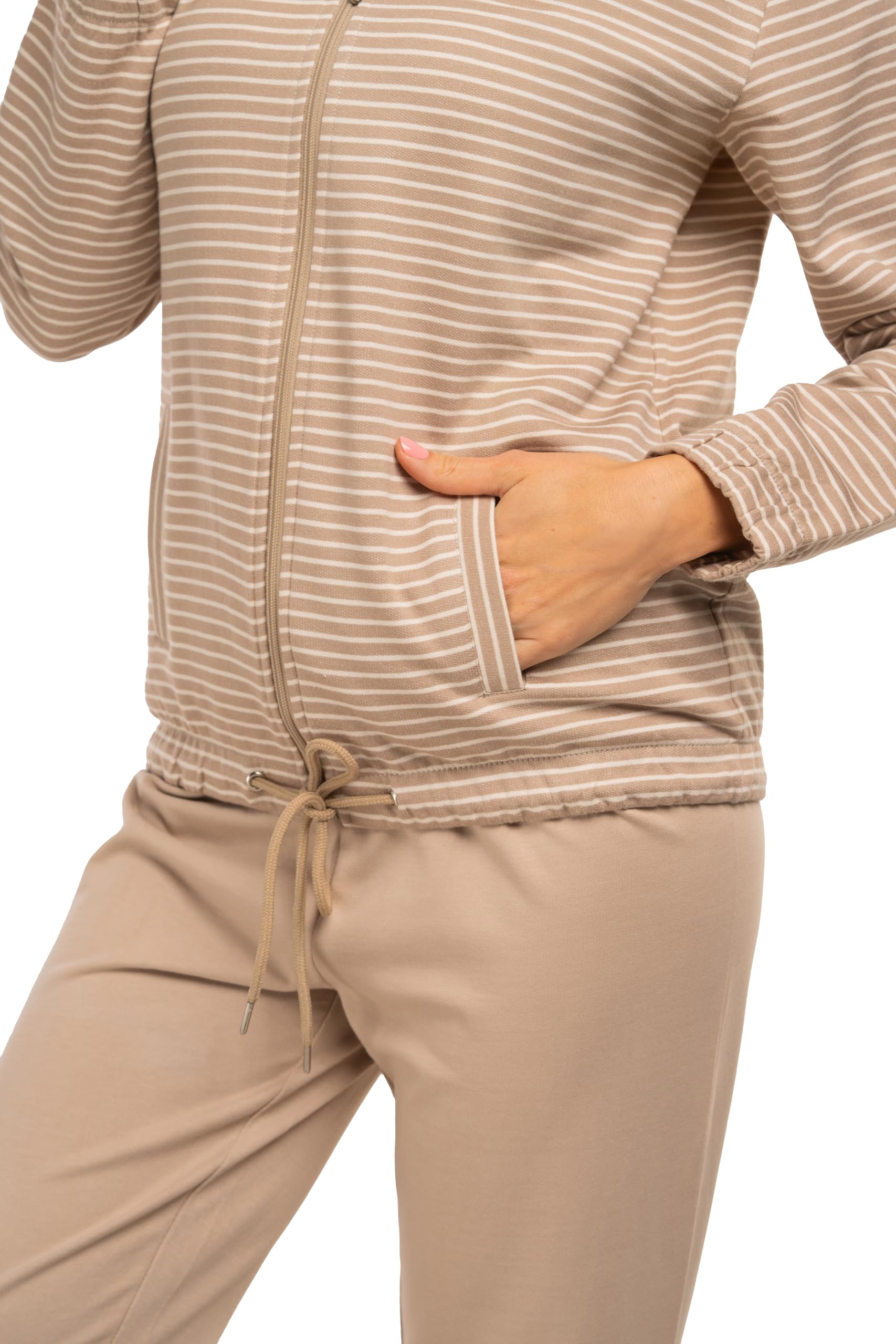 Consult-Tex Damen Langarm Hausanzug aus 100% Baumwolle-Fleece Qualität. Oberteil mit Reißverschlus und abgesteppten Bündchen. Hose mit dehnbarem Bund und Kordelzug. Attraktives Ringel-Dessin