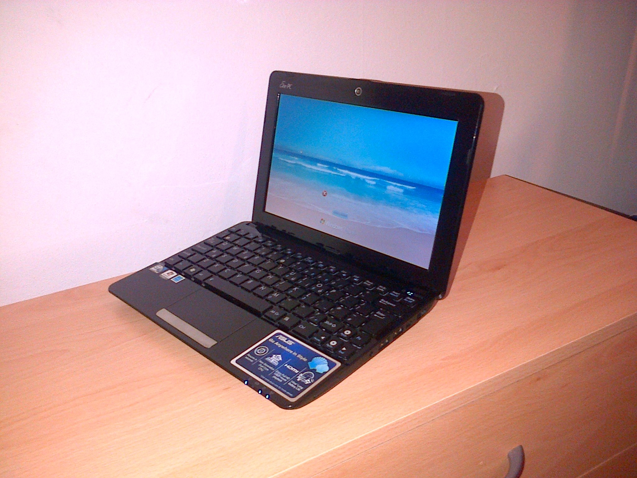 ASUS Eee PC 1015CX 10.1 inch netbook - Red (Intel Atom N2600 1.6