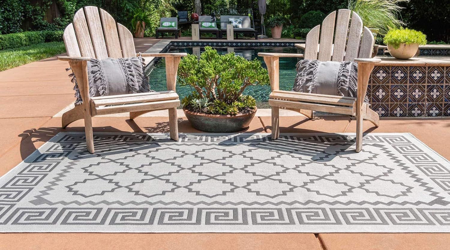 Unique Loom Outdoor Trellis Collection Area Rug - Stars (5' 1" x 8' Rectangle, Gray/ Silver)