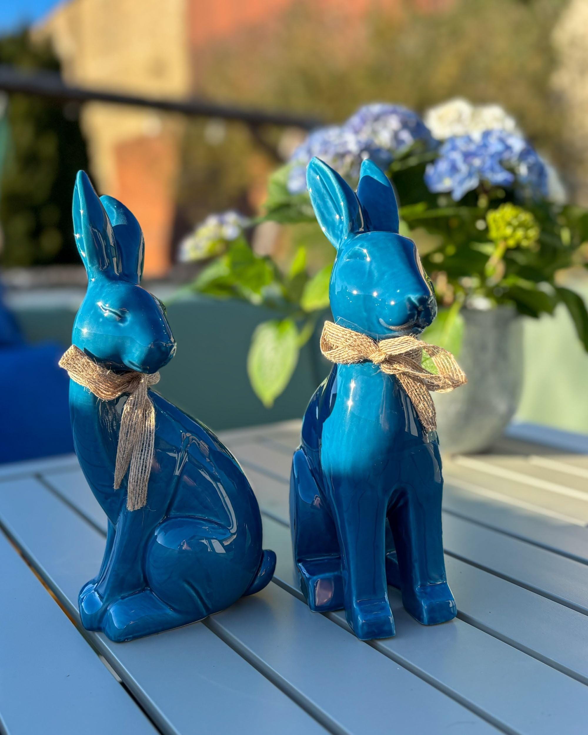 Beliani Figurine Décorative en Céramique Dolomite Lapin de Pâques Accessoires Salon Bureau Bleu Jambles