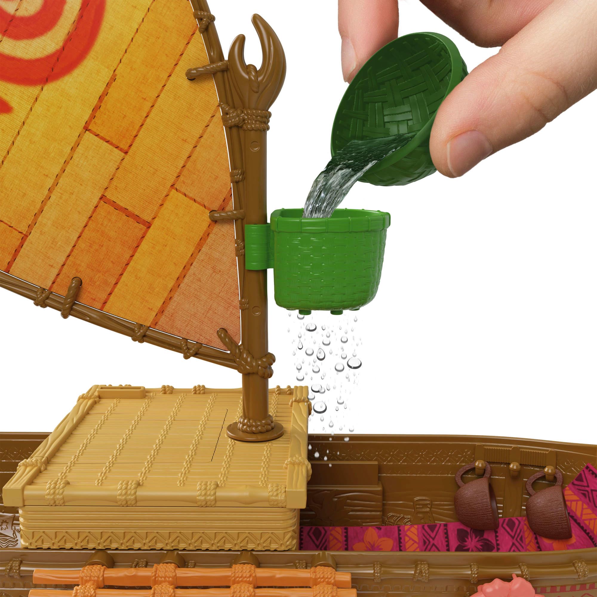 Mattel Playset Disney Vaiana Esploratrice dell'Oceano in Canoa | 5 aree gioco, 9 accessori, personaggio animale Heihei e dondolo, ispirato al film Disney, JLN22