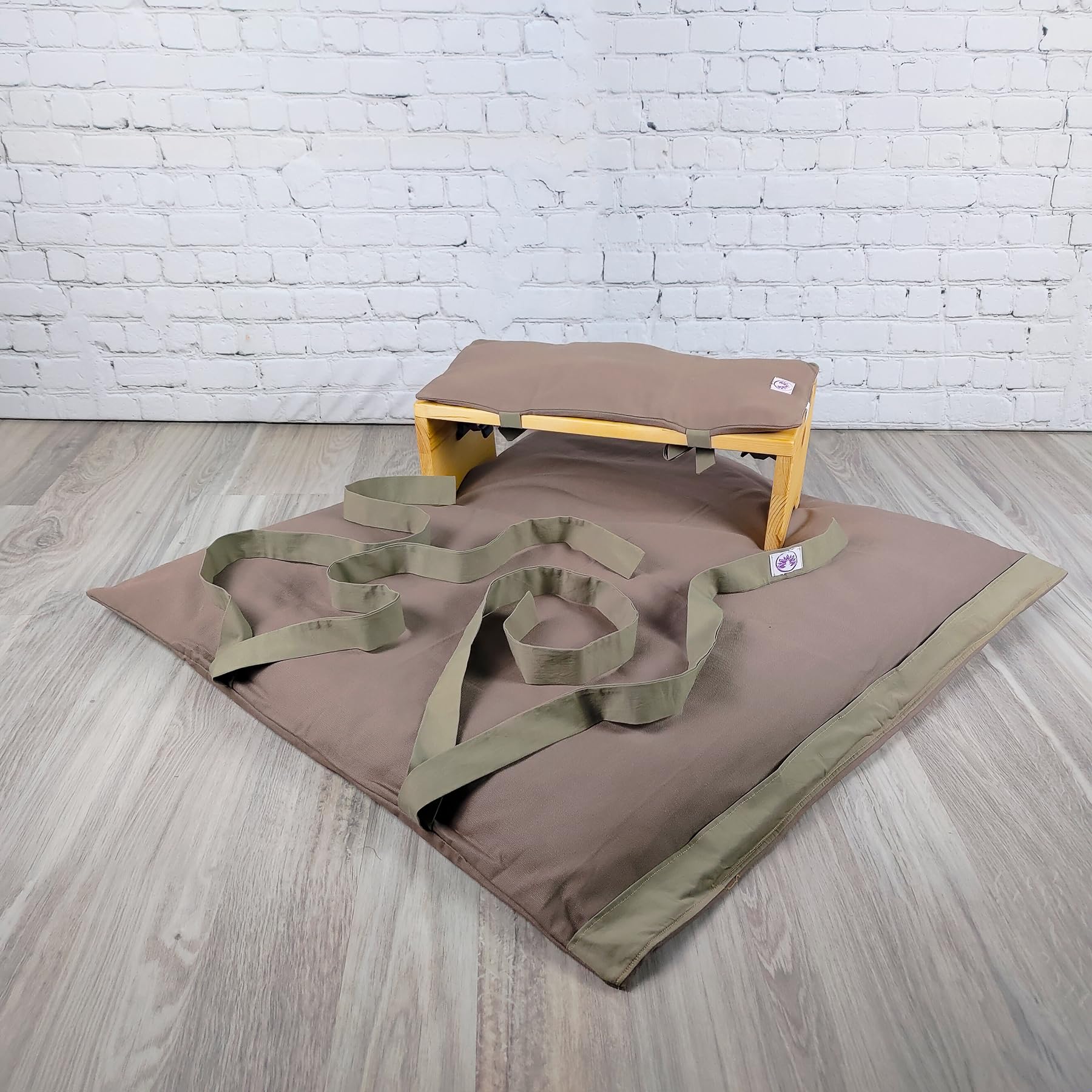 Set da Meditazione con Panca Seiza e Tappetino Zabuton ecologico artigianale in cotone naturale e legno d'abete