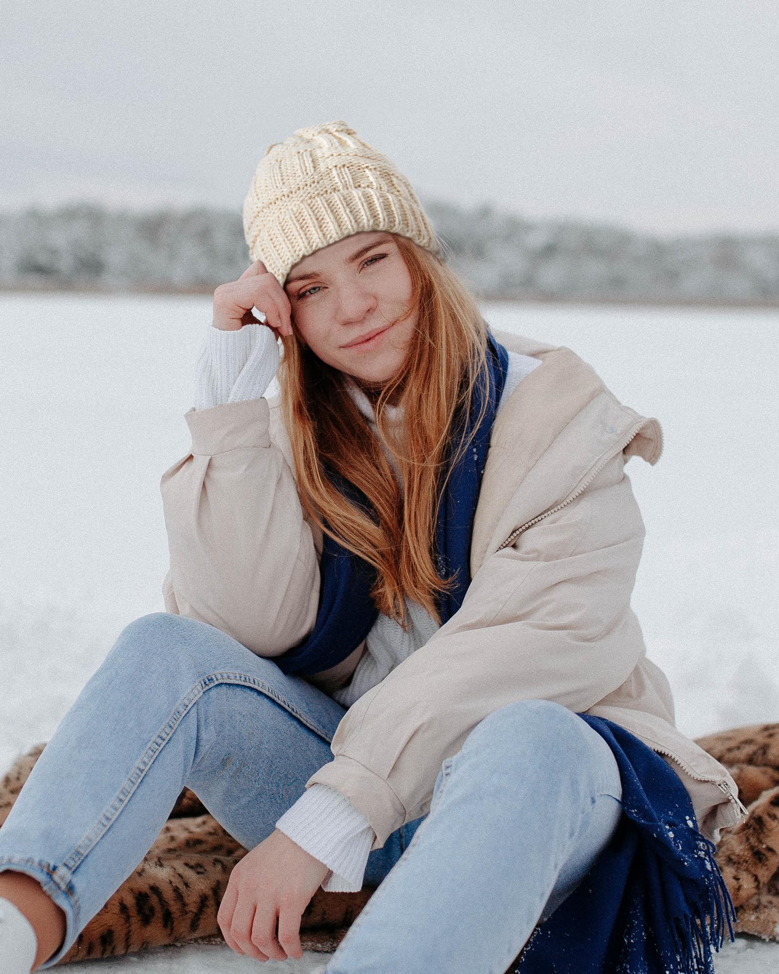 Bonnet Tricoté pour Femmes Bonnet d'hiver avec Trou pour Queue de Cheval Chaud Chapeaux Tricoté d'hiver pour Femmes et Filles