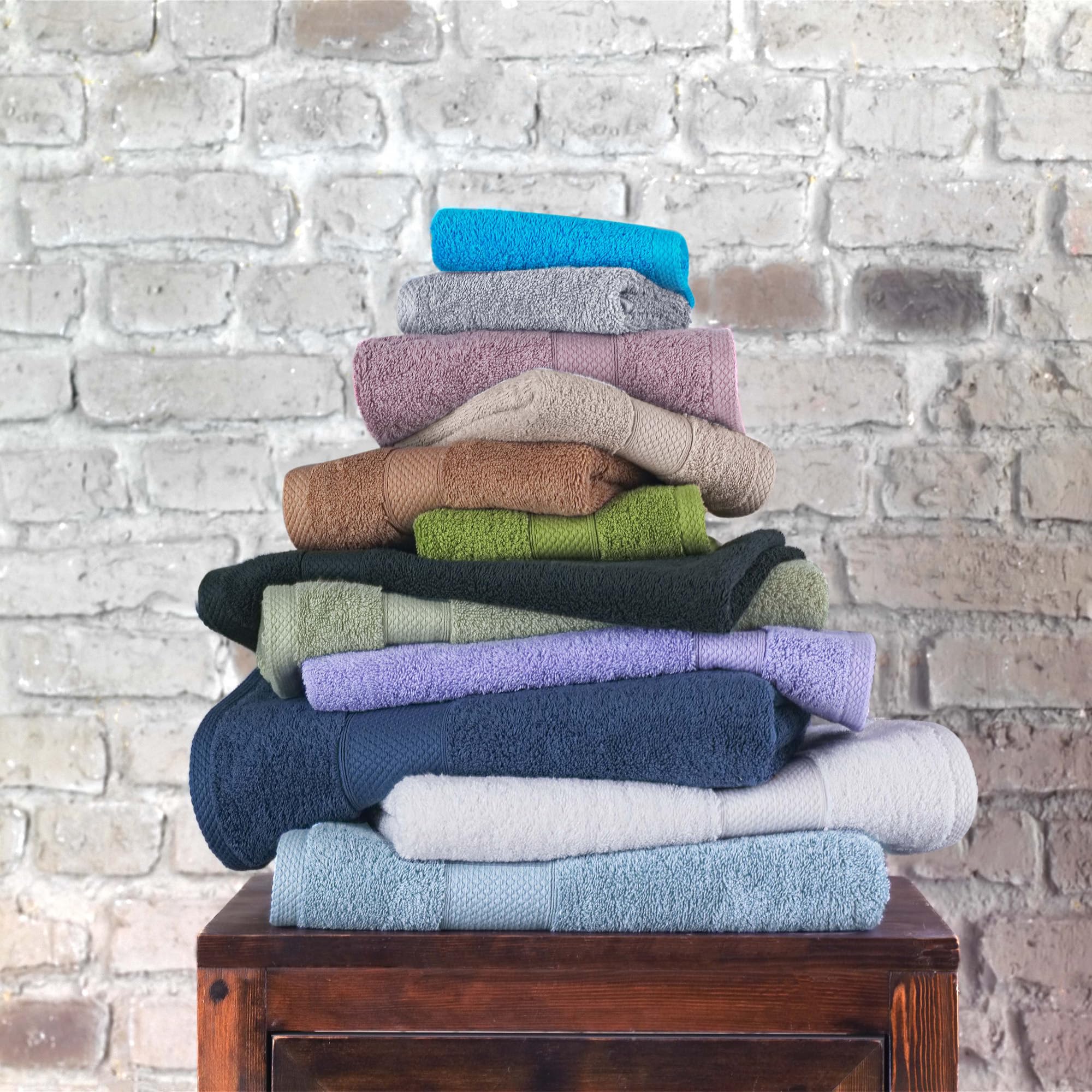 Towels Beyond Juego de Toallas de baño de Lujo de 6 Piezas, Toallas clásicas Suaves Hechas con algodón Turco de Primera Calidad (Blanco)