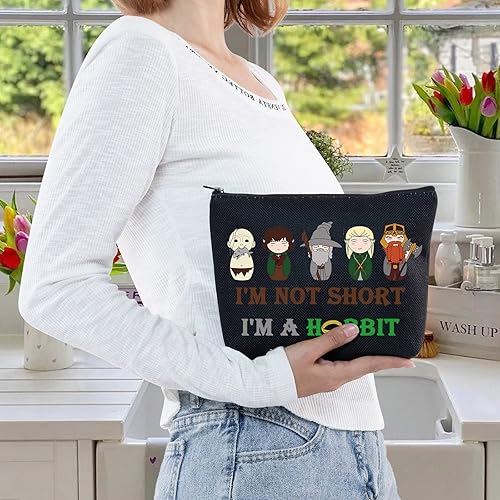 Miniatura 6 de LEVLO Hobbit - Bolsa de cosméticos de la película Hobbit, regalo para fanáticos del Hobbit, no soy corto, soy un hobbit con cremallera, bolsa de