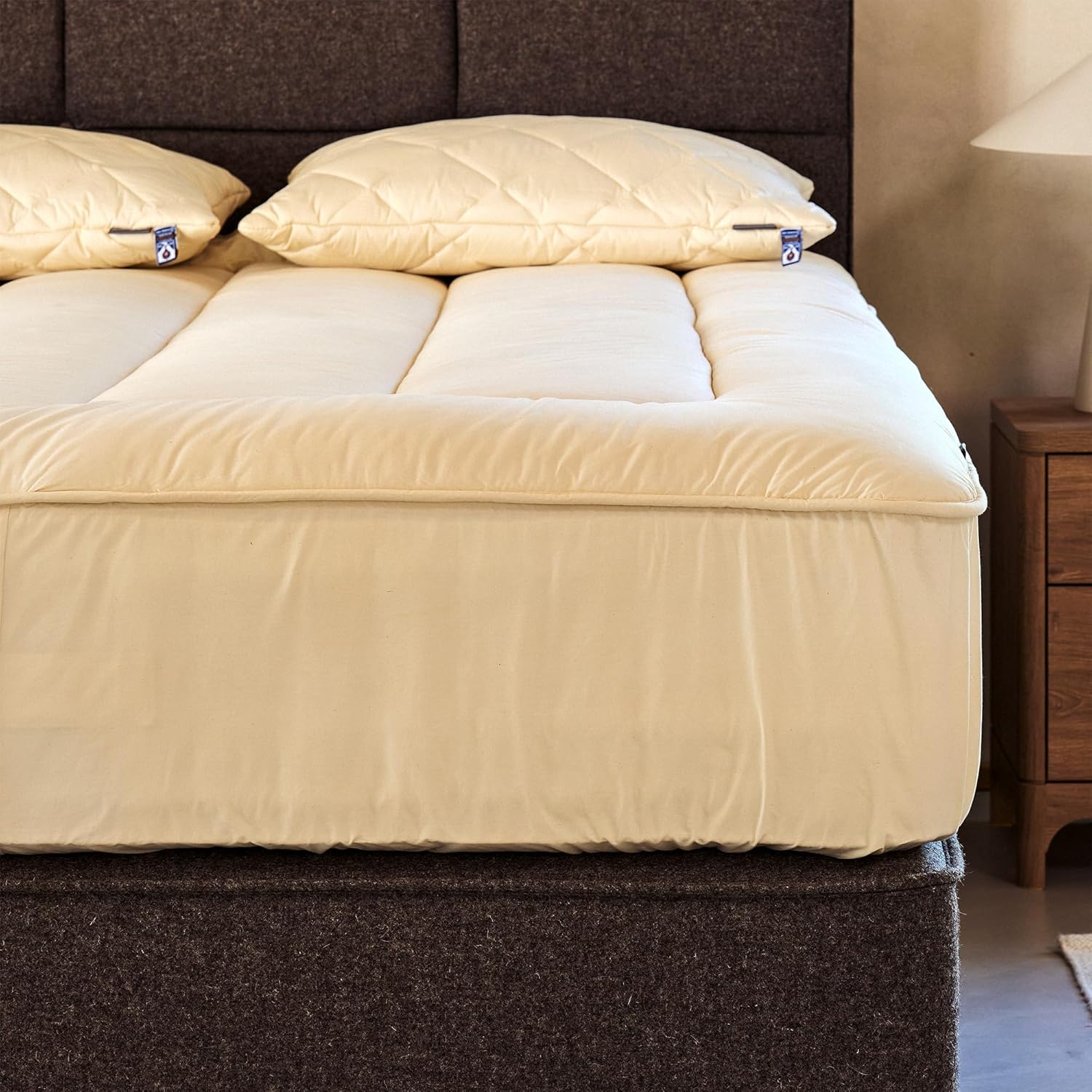 Woolroom Deluxe Wool Mattress Pad Full Size 100% Natural Hypoallergenic British Wool Mattress Topper Organic Cotton Cover - Handcrafted Extra Comfort Firm/Old Mattress - Superior Moisture Management