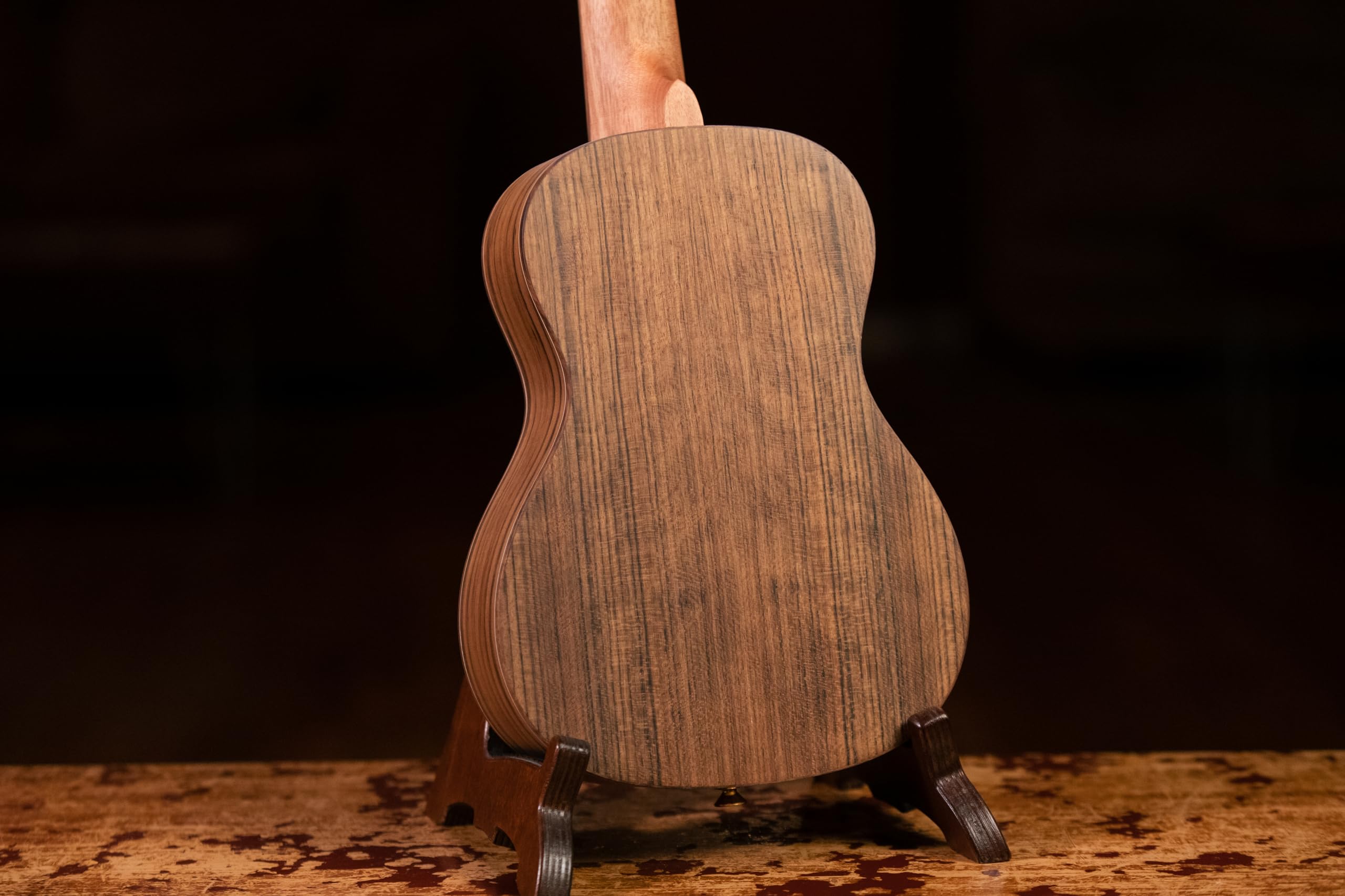Ortega Guitars Konzert Ukulele Akustisch – Timber Series – Inklusive Gigbag – Zeder, Walnuss, Natur (RUTI-CC)