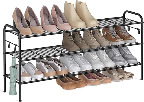SONGMICS Zapatero de 3 niveles, organizador de zapatos de metal con 4 ganchos laterales, capacidad para 18 pares de zapatos, zapatero de altura