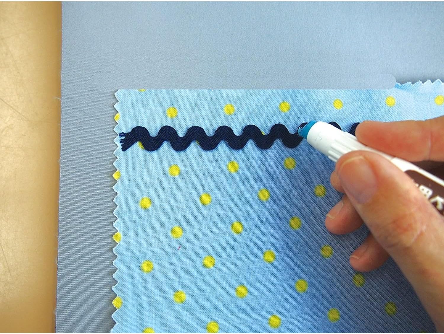 Fabric Glue Pen Provisional Stop for Pen Type Glue for Fabric (Glue Pen) 19-533