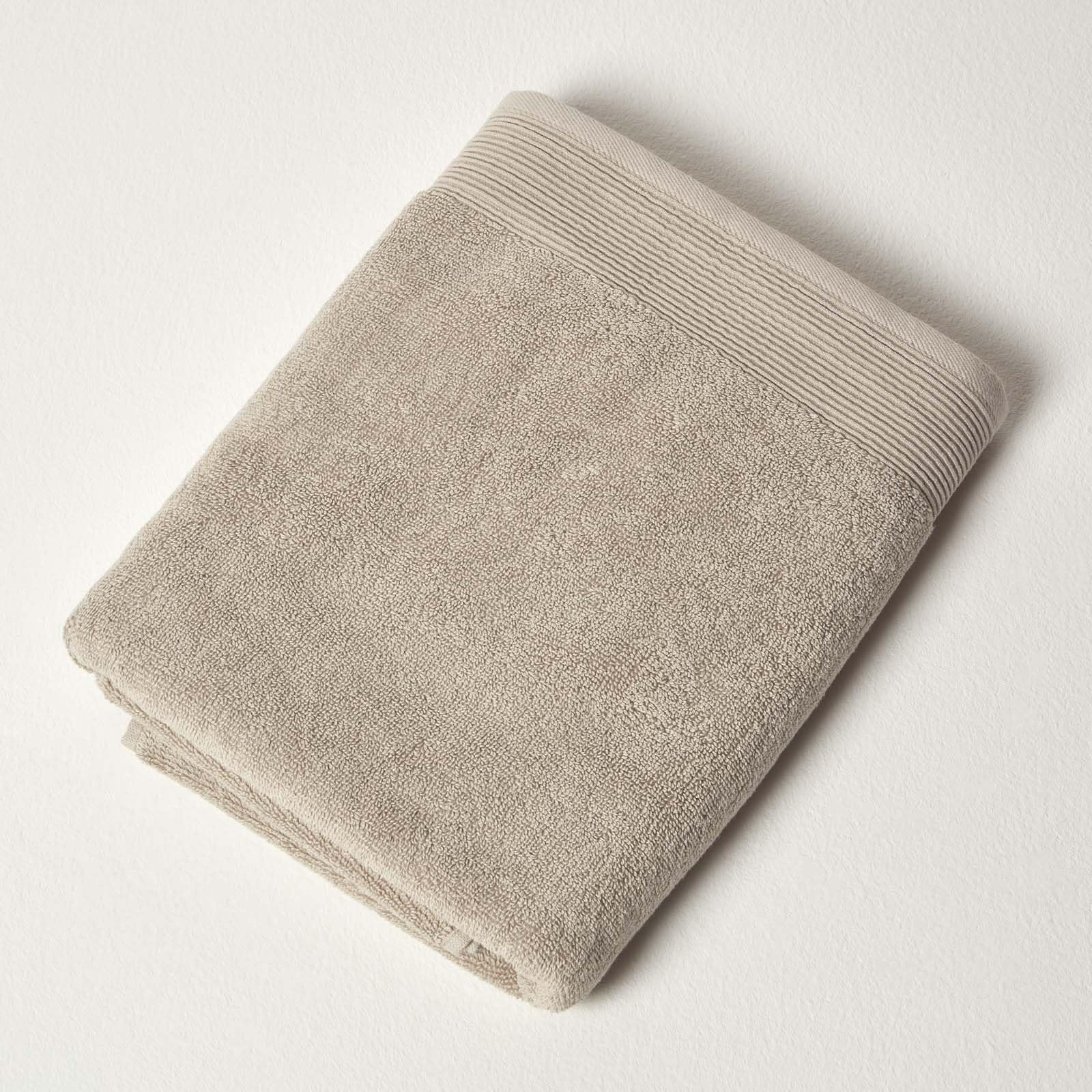 Homescapes Taupe Bath Towel 700 Gsm Combed 100% Egyptian Cotton Towel 70 X 130 Cm