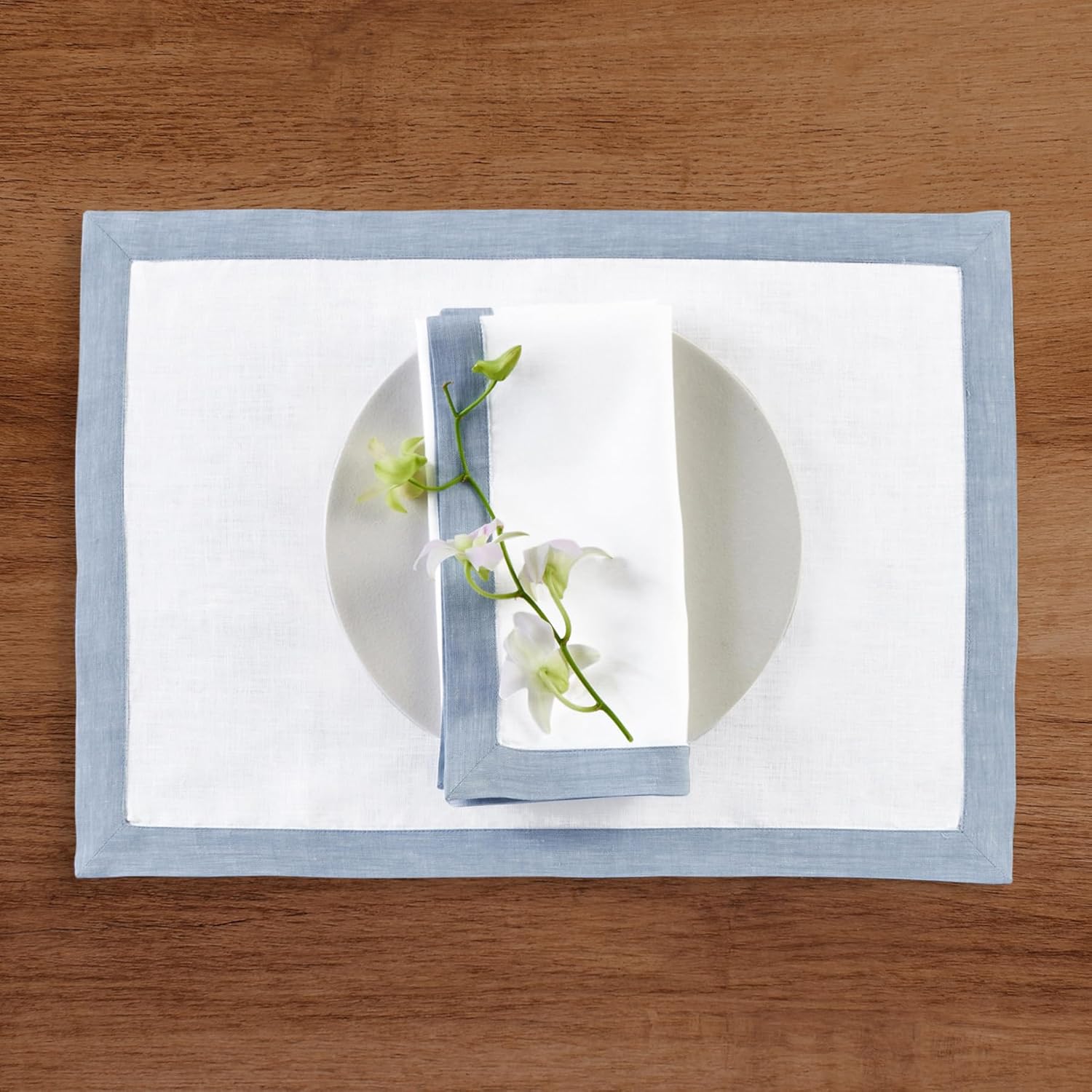 Solino Home Linen Napkins Set of 4-100% Pure Linen Chambray Blue and White Dinner Napkins Cloth 20 x 20 Inch for Spring, Summer, Mothers Day - Classic, Handcrafted and Machine Washable