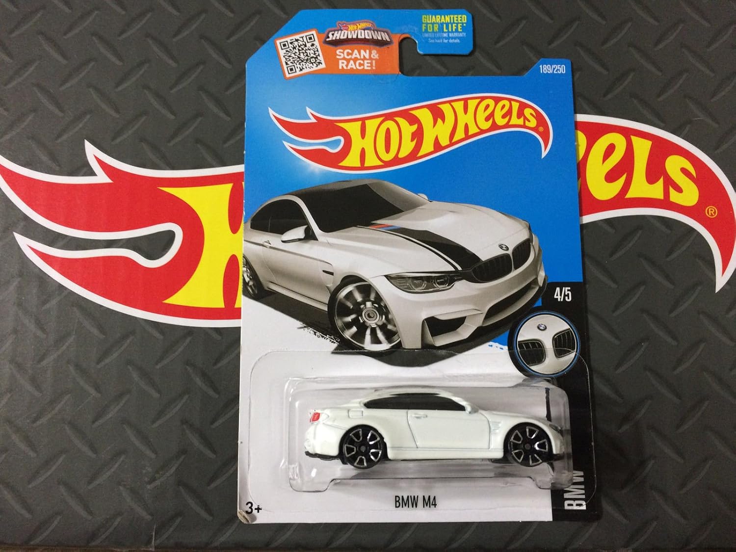 HOT WHEELS WHITE BMW M4 SCAN & RACE 189/250