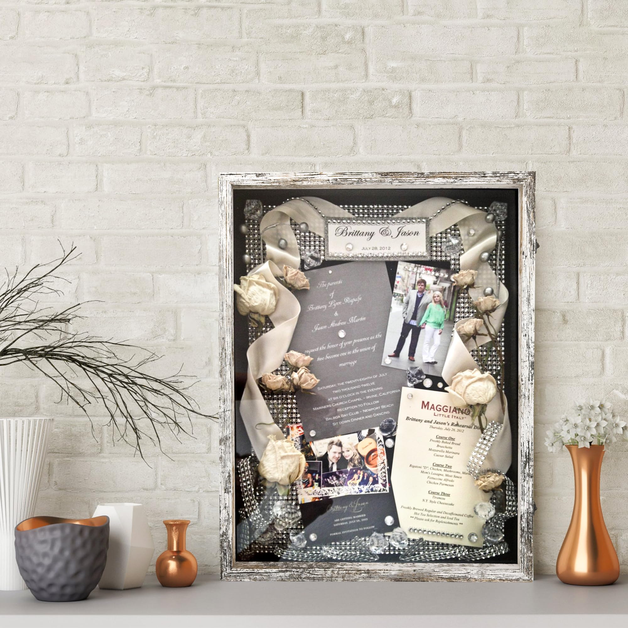 GraduatePro Cornice con cornice in plexiglass, 45 x 61 cm, con retro in lino, finestra in plexiglass con cerniera, cornice per foto, bouquet di nozze, cimeli, medaglie, scatola dei ricordi per