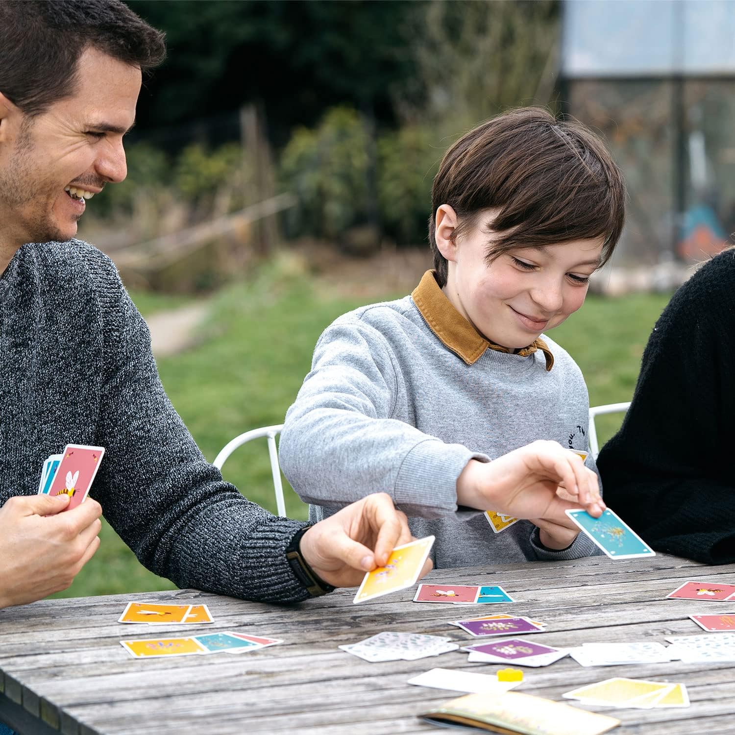 Happy Bee Card Game - Strategic Pollen Harvesting for Victory! Educational Game, Fun Family Game for Kids & Adults, Ages 8+, 3-6 Players, 15 Minute Playtime, Made by Helvetiq