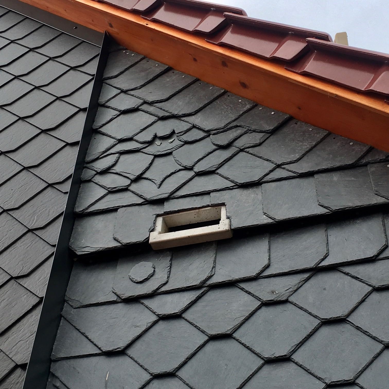 Fledermaus Ganzjahres Fassadenkasten Unterputz mit Blende | Fledermausquartier | Fledermauswochenstube | Großraumhöhle | Sommerquartier| Fledermauskasten| Fledermaus-Haus | Selbstreinigend