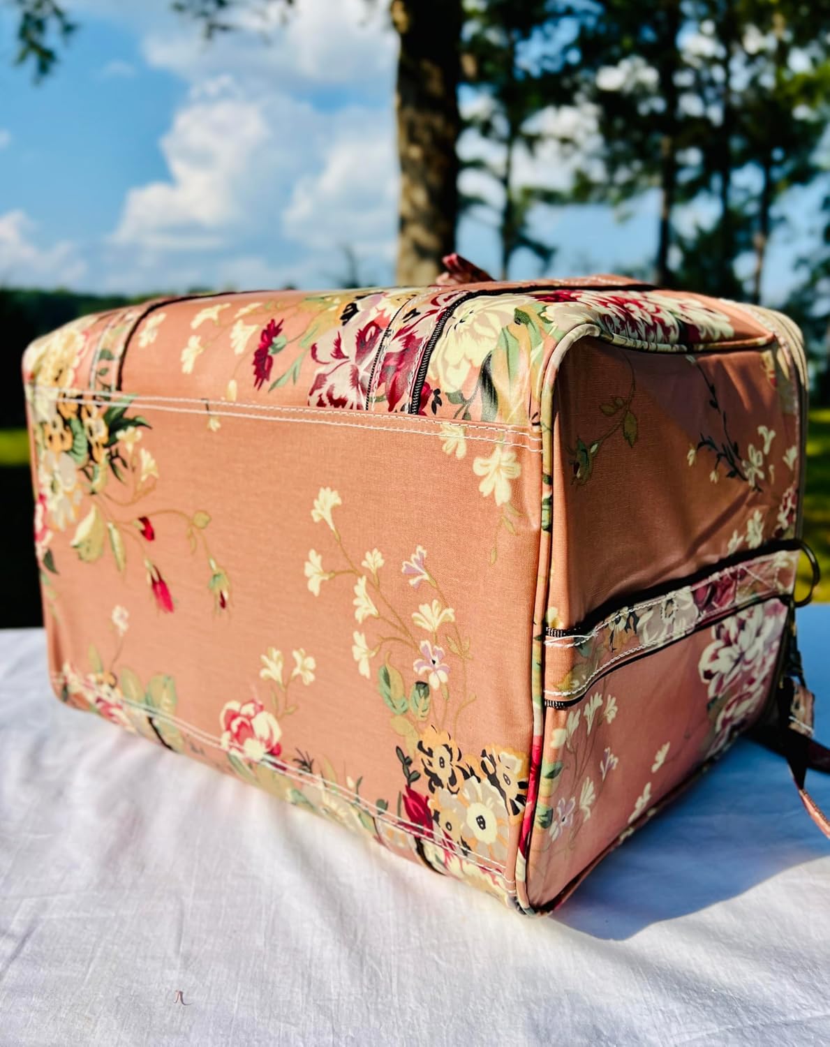 Kwang Min Floral Insulated Picnic Cooler Bag, 15.5x11x10.5 inches, 30-Can Capacity, Coral Peony Pattern, Waterproof with Shoulder Strap
