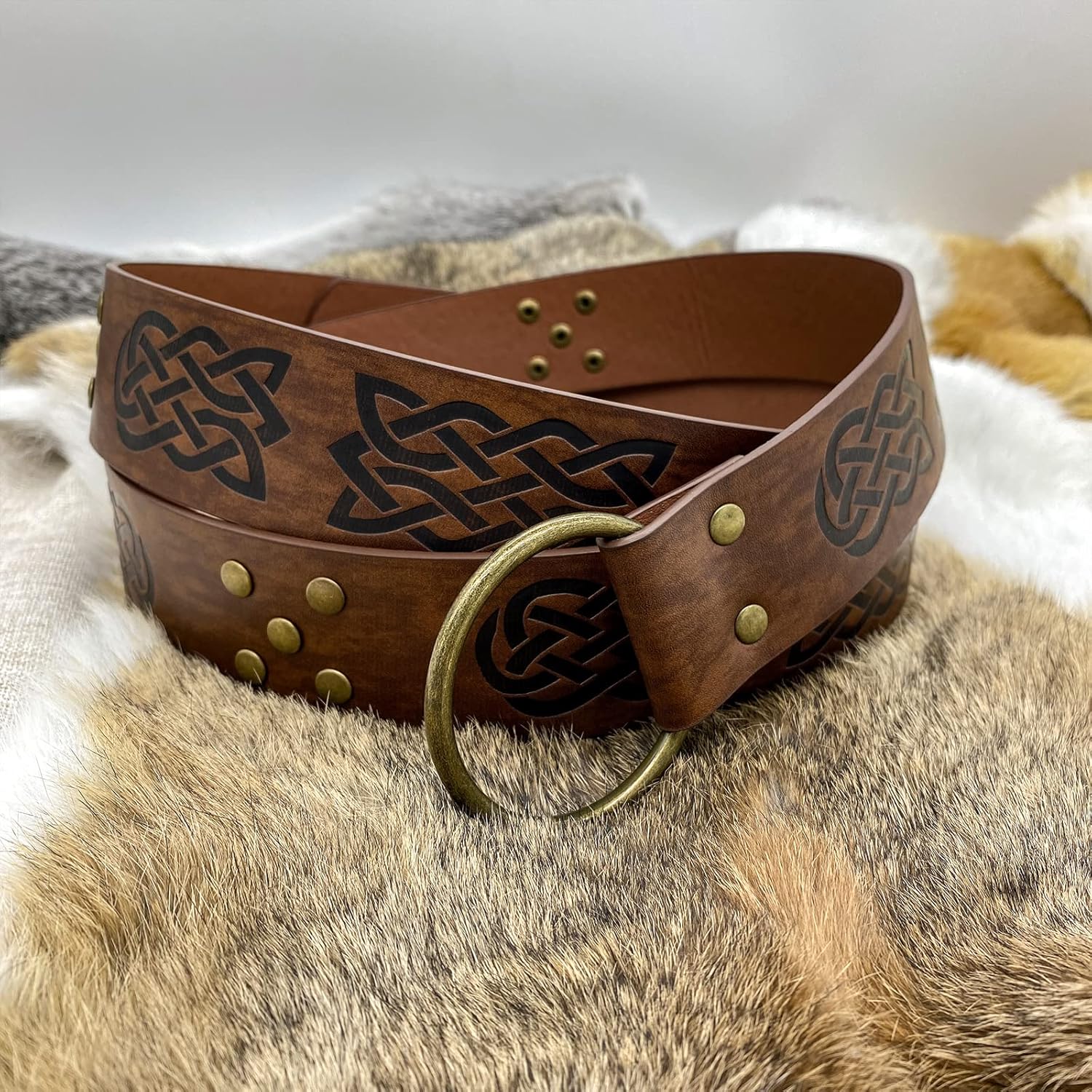 HiiFeuer Medieval Embossed PU Leather O-Ring Belt, Retro Renaissance Knight Belt - Image 2