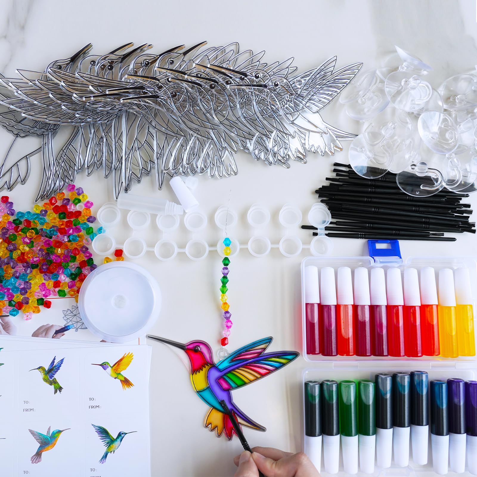 Winlyn Lot de 24 décorations attrape-soleil en forme de colibri pour fenêtre - Kit de peinture arc-en-ciel pour enfants, activités en classe, anniversaire, printemps, été, camping, fête