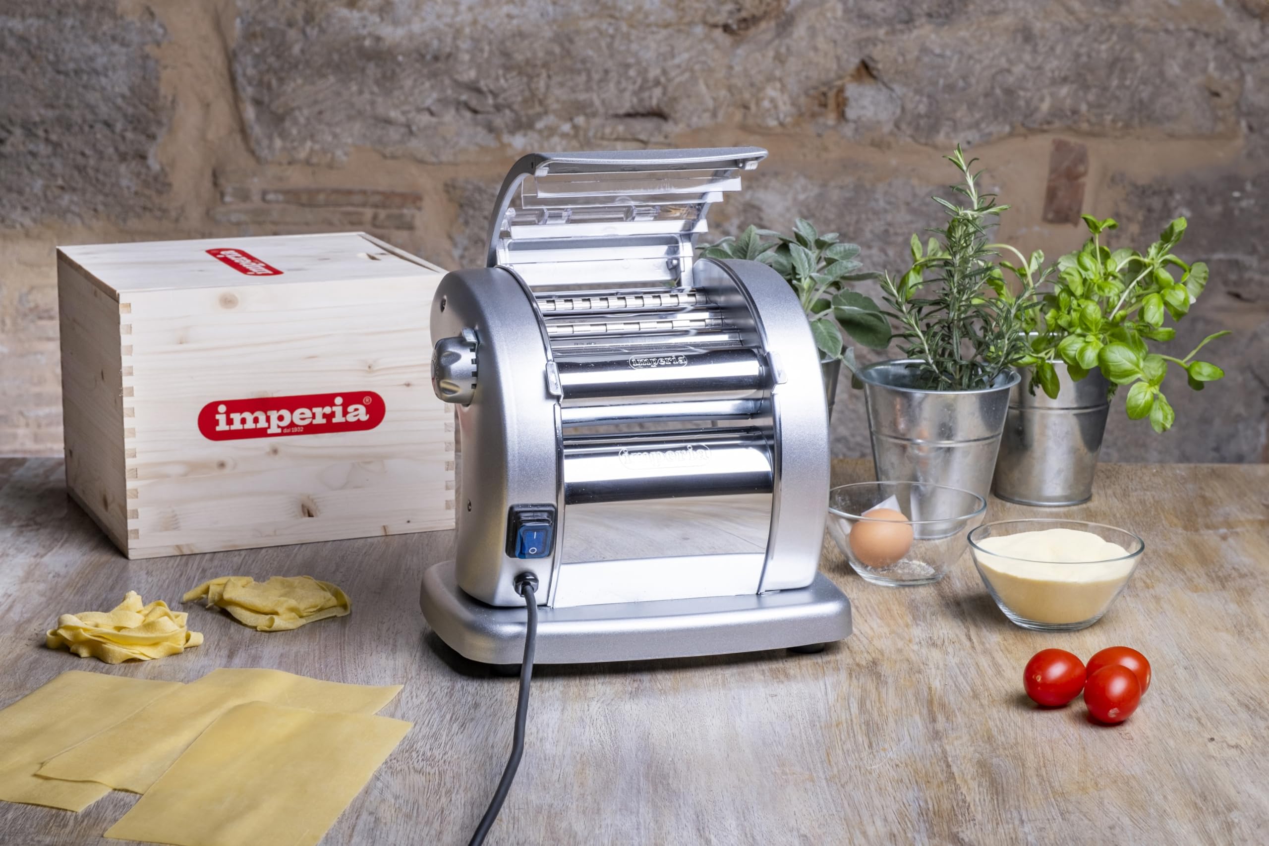 Imperia PastaPresto Gourmet. Machine à pâtes électrique fabriquè en Italie. Machine à pâtes fraîches et moteur électrique. Laminoir électrique feuille de pâtes, lasagnes, fettuccine