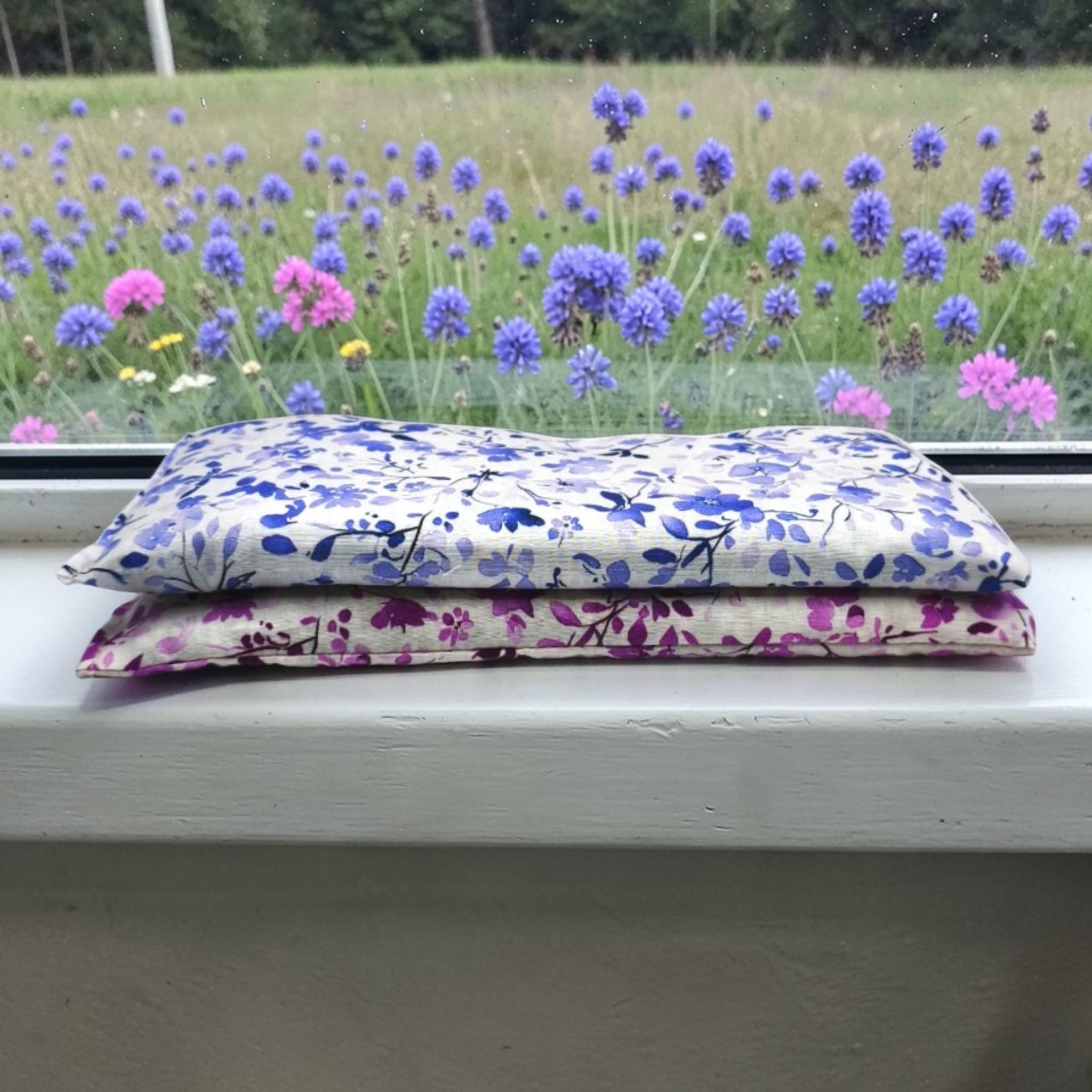 Coussin de Yoga pour Les Yeux - Oreillers pour Les Yeux Pack 2 - Fleurs Fuchsia-Lilas | Graines de Lavande et de Riz | Yoga, méditation, Relaxation, Reposer des Yeux...