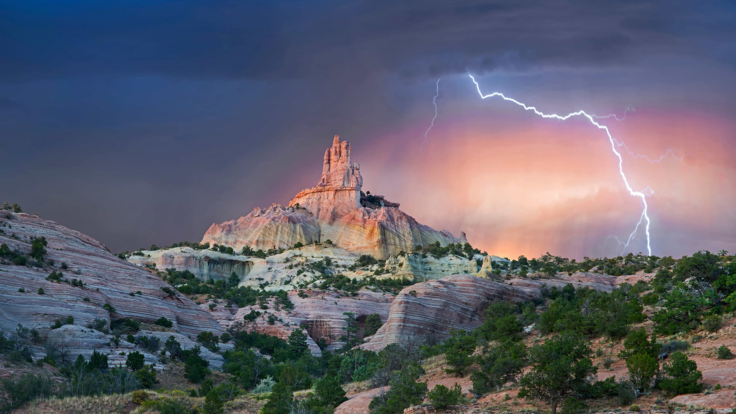 Puzzle Quadri Famosi 1000 Pezzi Colpo Di Fulmine Vicino A Chapel Rock Nel Red Rock Park, New Mexico 75 * 50Cm