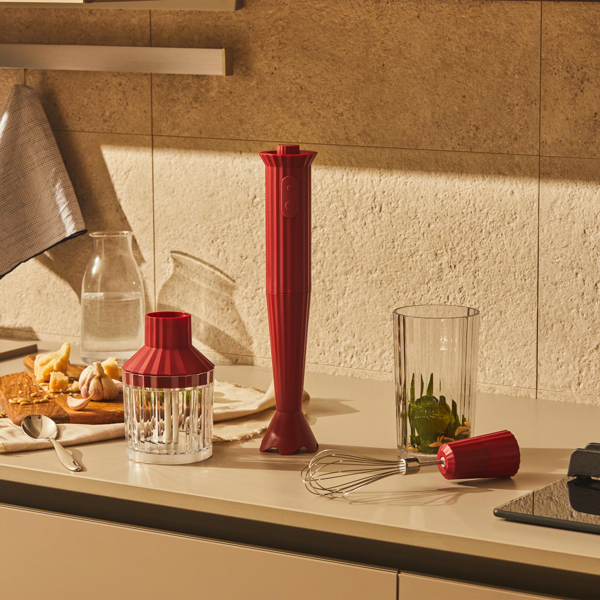 Alessi Plissé MDL10SR/US - Batidora de mano con jarra medidora, batidor y picador en resina termoplástica, enchufe estadounidense ‍200W, rojo