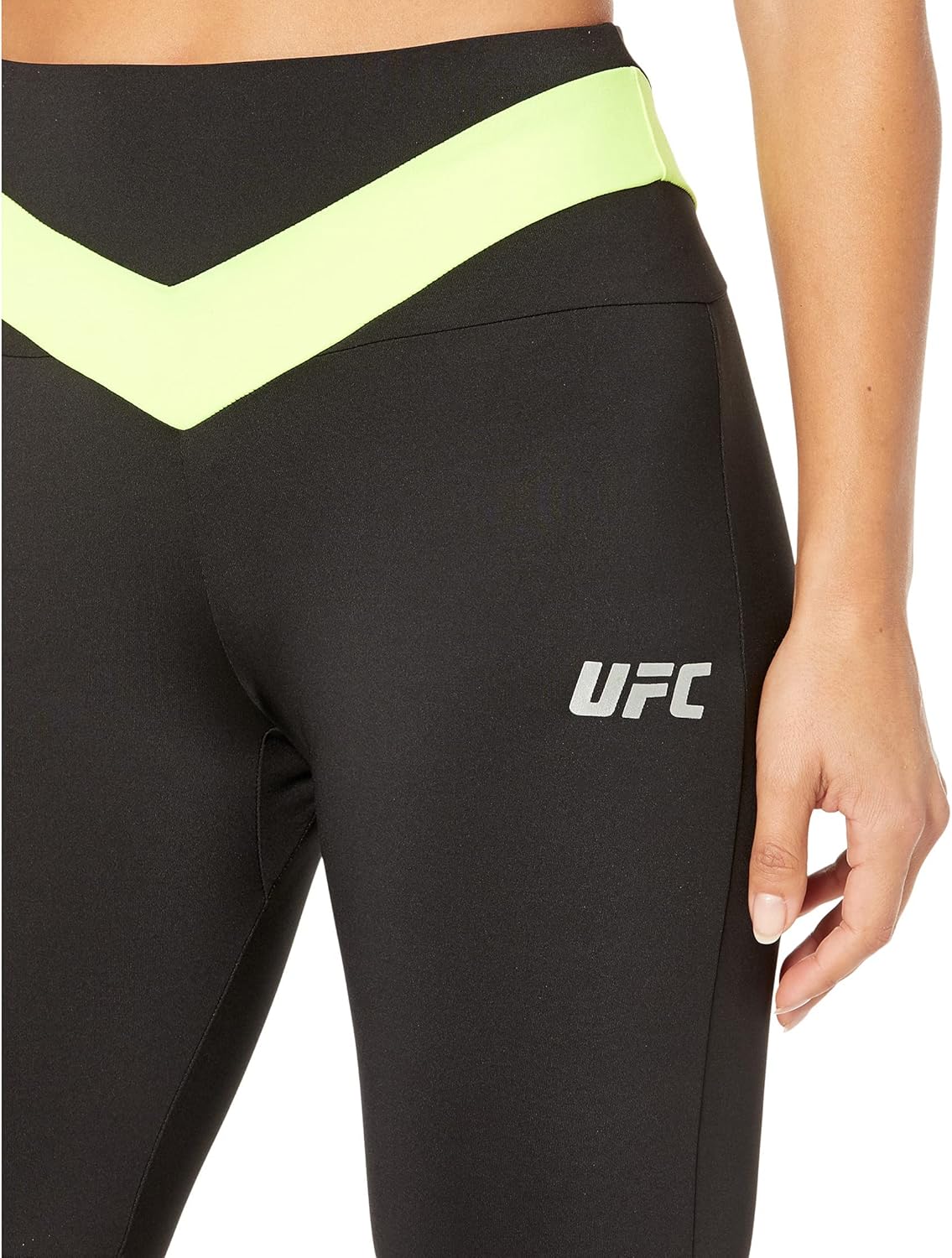 UFC 3/4 Panel Yoga Women’s Summer Shorts – Blended Polyester – High-Waisted Design – Logo Detailing