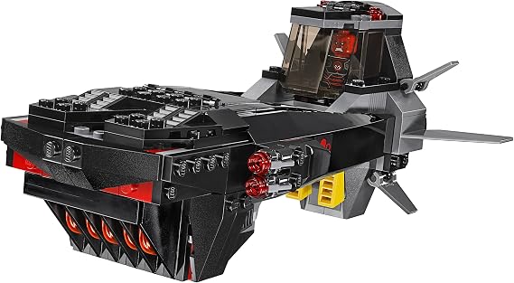 LEGO Super Heroes Iron Skull Sub Attack Building Kit (335 Piece)