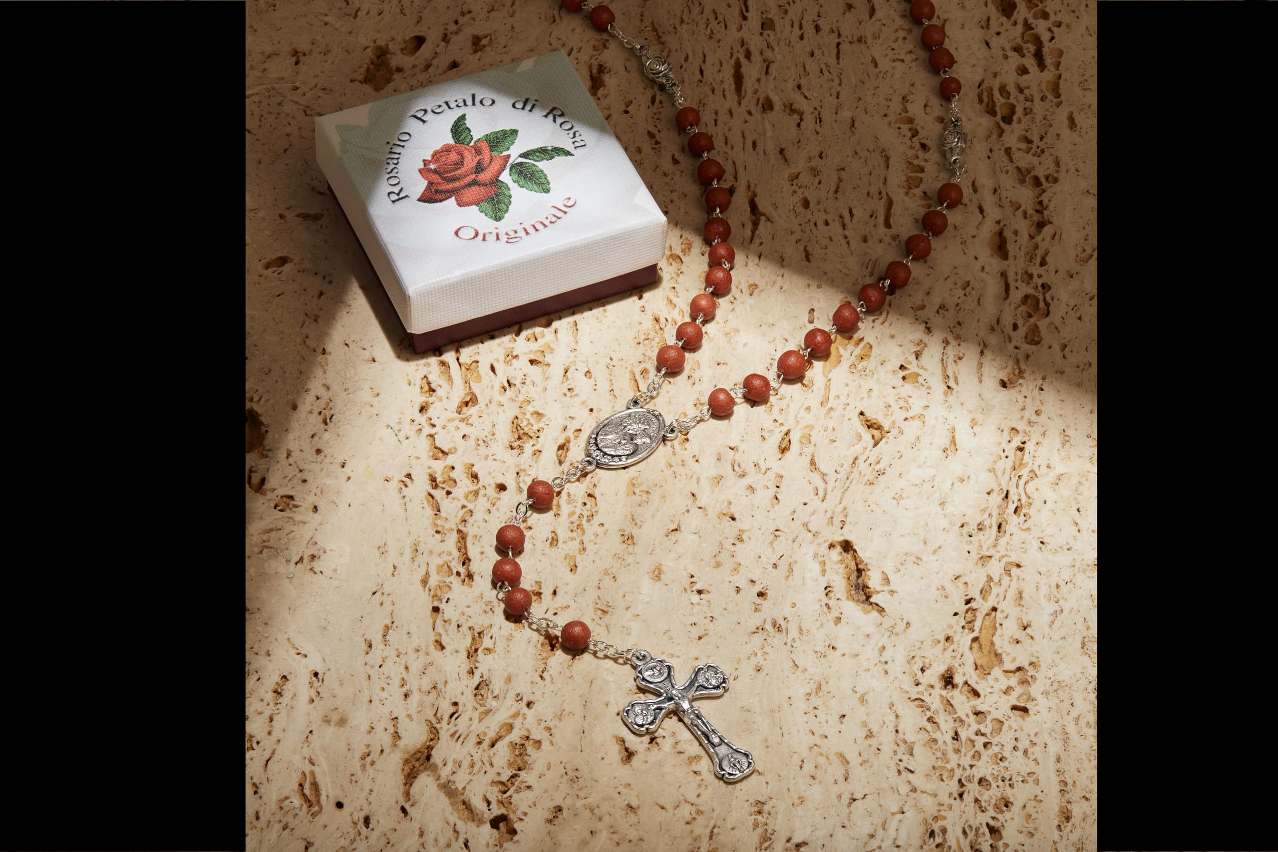 Mondo Cattolico - Rosario católico vaticano Original con Perfume de Rosa con Nuestra Señora de las Nieves en la medalla central