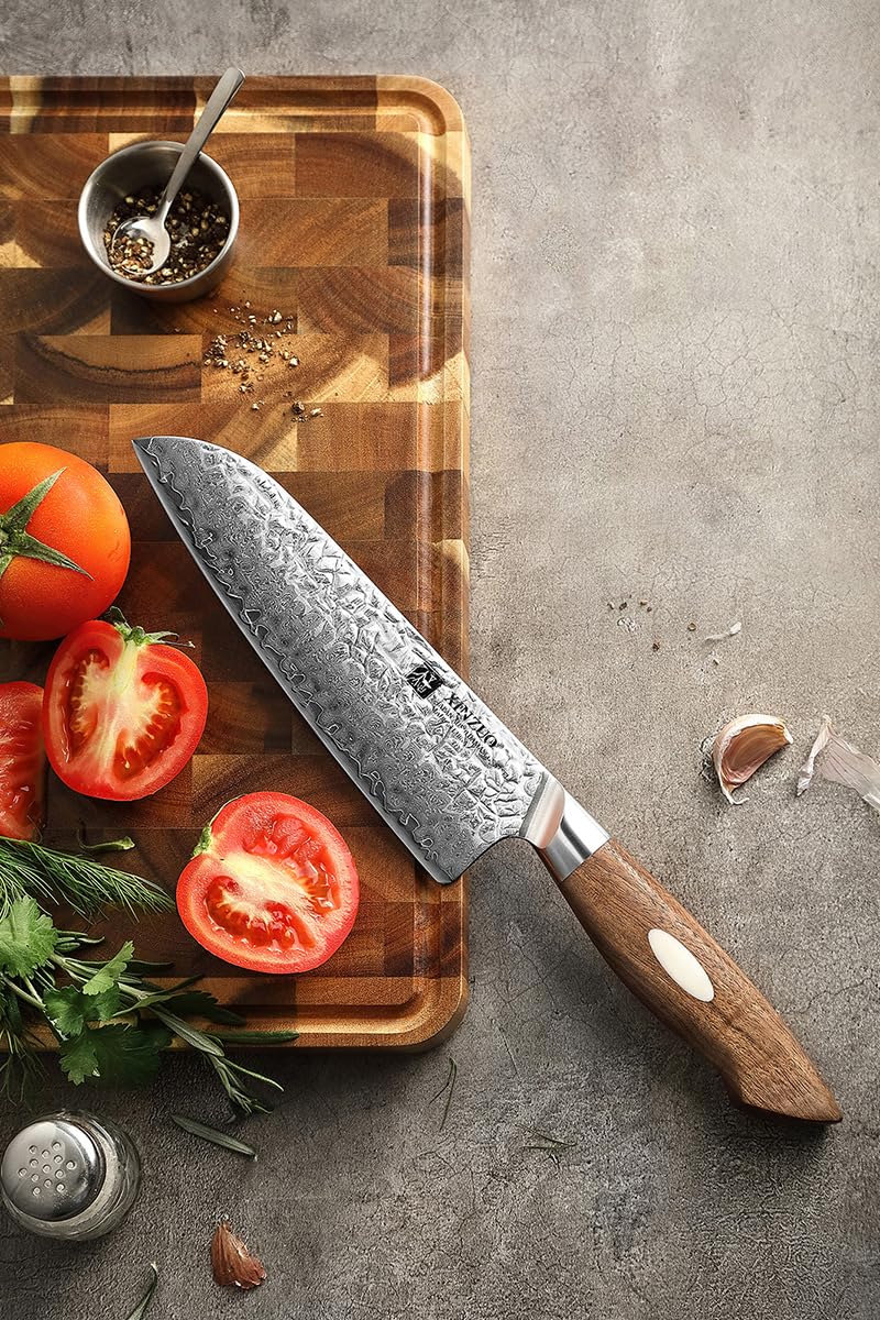 XINZUO 18.5cm Cuchillo Santoku Japonés AUS-10 Acero Damasco,Patrón Martillado Cuchillo de Cocina para Verduras,Forjado a Mano Cuchillo de Cocinero Chef Multifuncional-Mango de Madera de Nogal Negro
