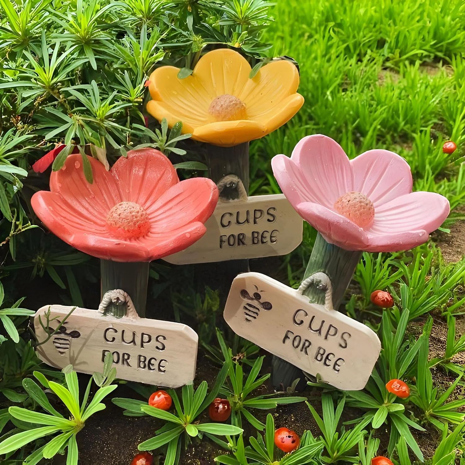 Bee Watering Station for Garden, Flower-Shaped Cups for Bee Drinking, Bee and Butterfly Outdoor Feeder, Outdoor Pollinator Water Bowl, Hydration Spot to Support Pollinators Gardening Essentials (5pcs)