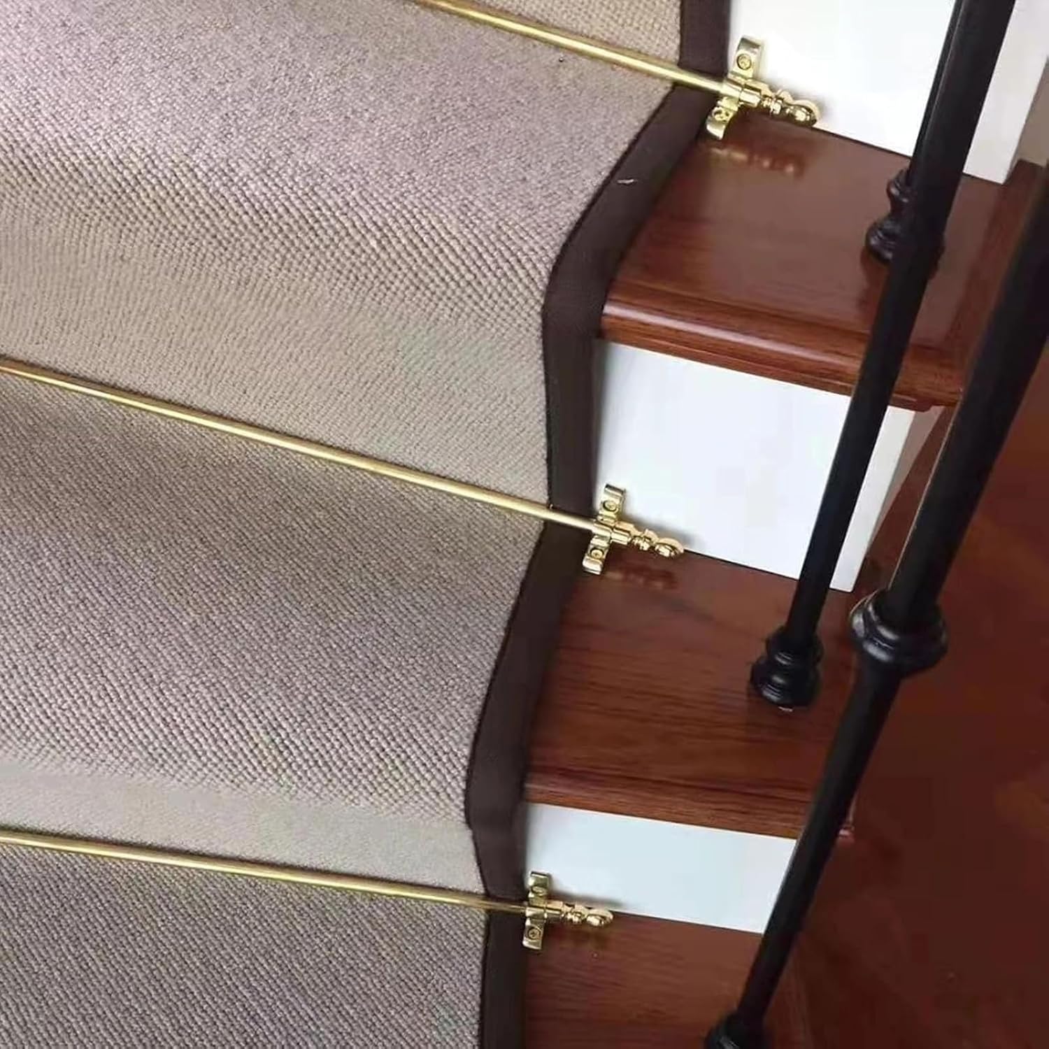 Adjustable Iron Runner Rods with Non-Slip Brass Floor Mat Bar - Solid Support for Carpet Runners, Heavy-Duty Adjustable Bracket Hardware for Secure Installation