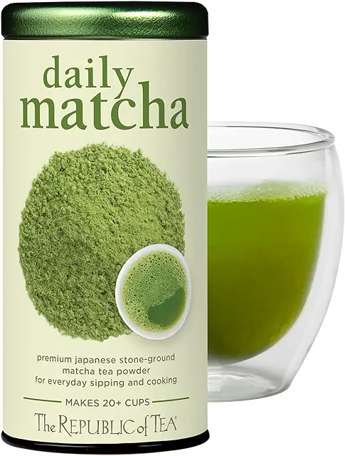 Japanisches Matcha-Pulver aus Tencha-Blättern, traditionell steingemahlen