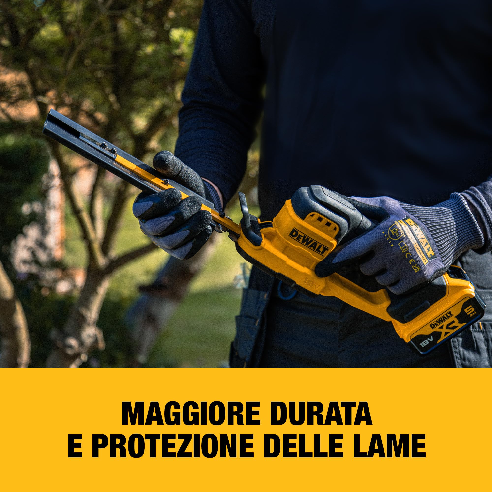 DEWALT Tagliasiepi compatto 18V XR 20 cm con guaina coprilama e gancio per appenderlo, solo utensile, DCMHT520N-XJ